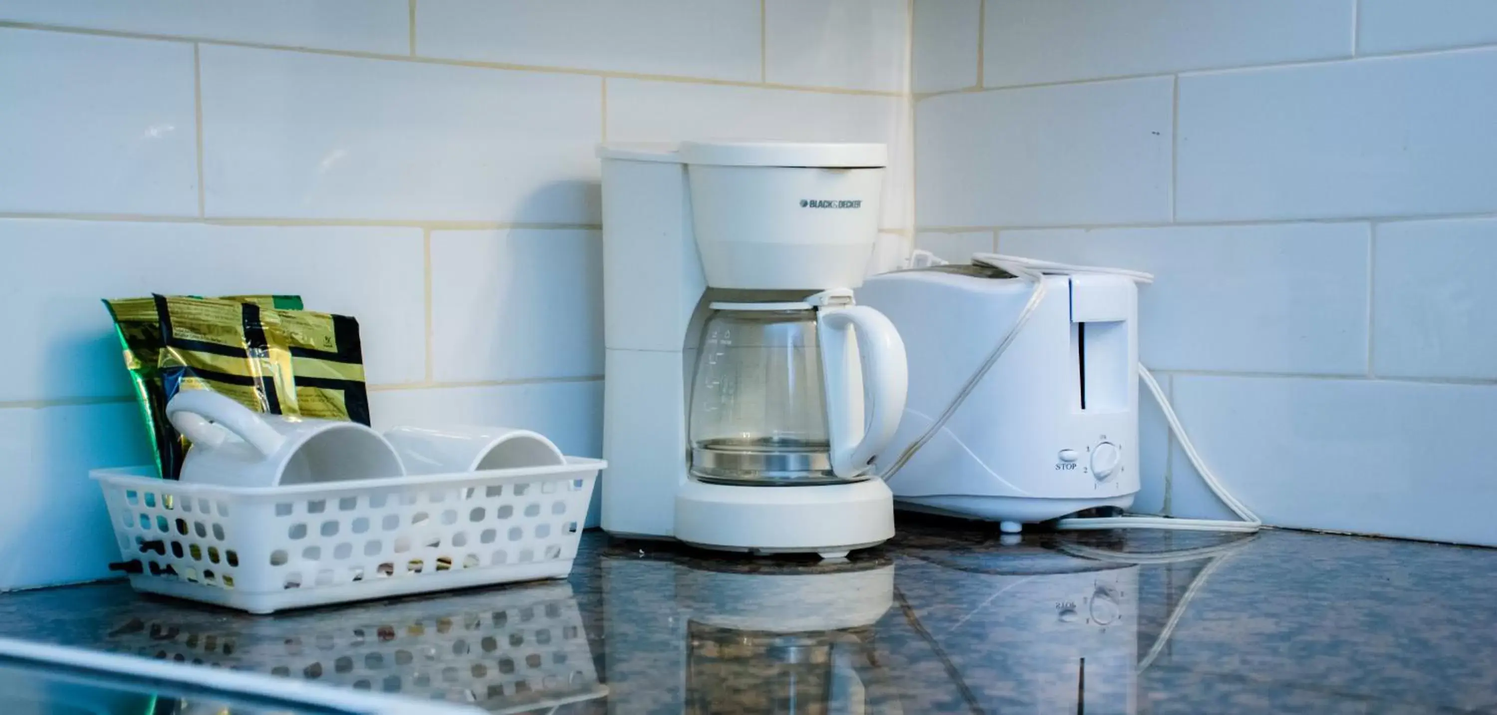 Coffee/tea facilities in Ramada by Wyndham Medicine Hat