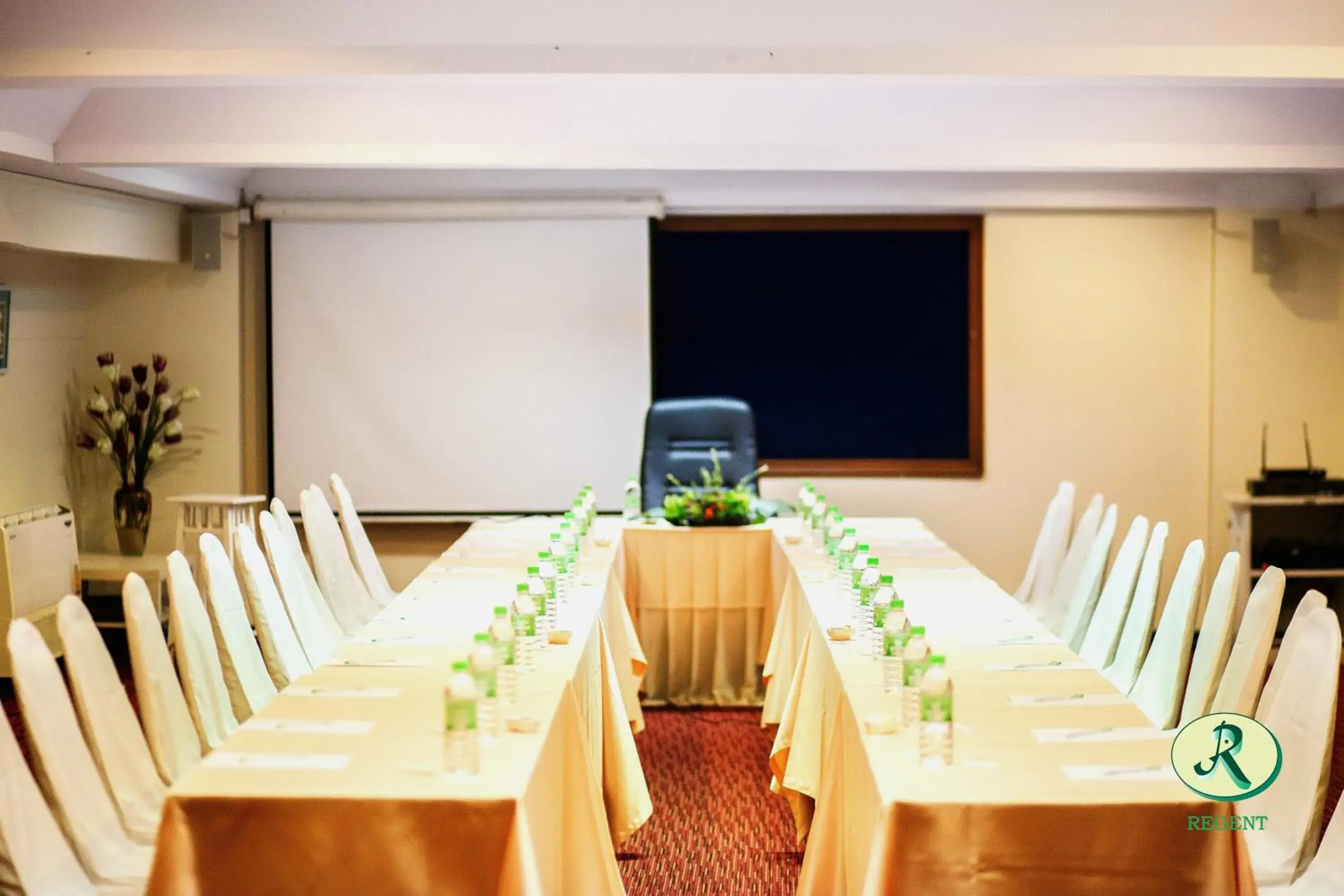 Banquet/Function facilities, Business Area/Conference Room in Regent Ramkhamhaeng 22
