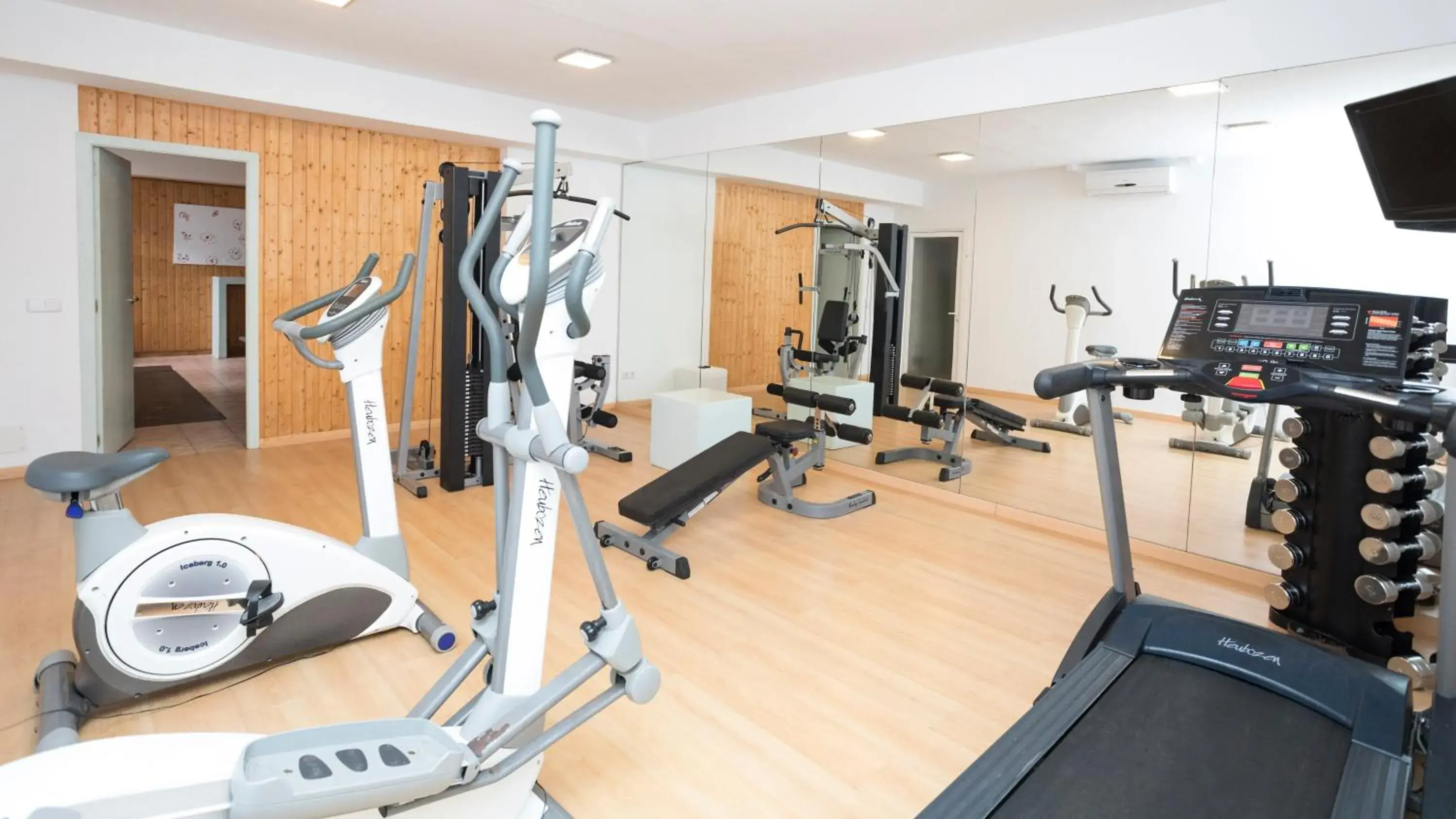 Fitness centre/facilities in Hotel d'Or Fitness centre/facilities in Hotel d'Or