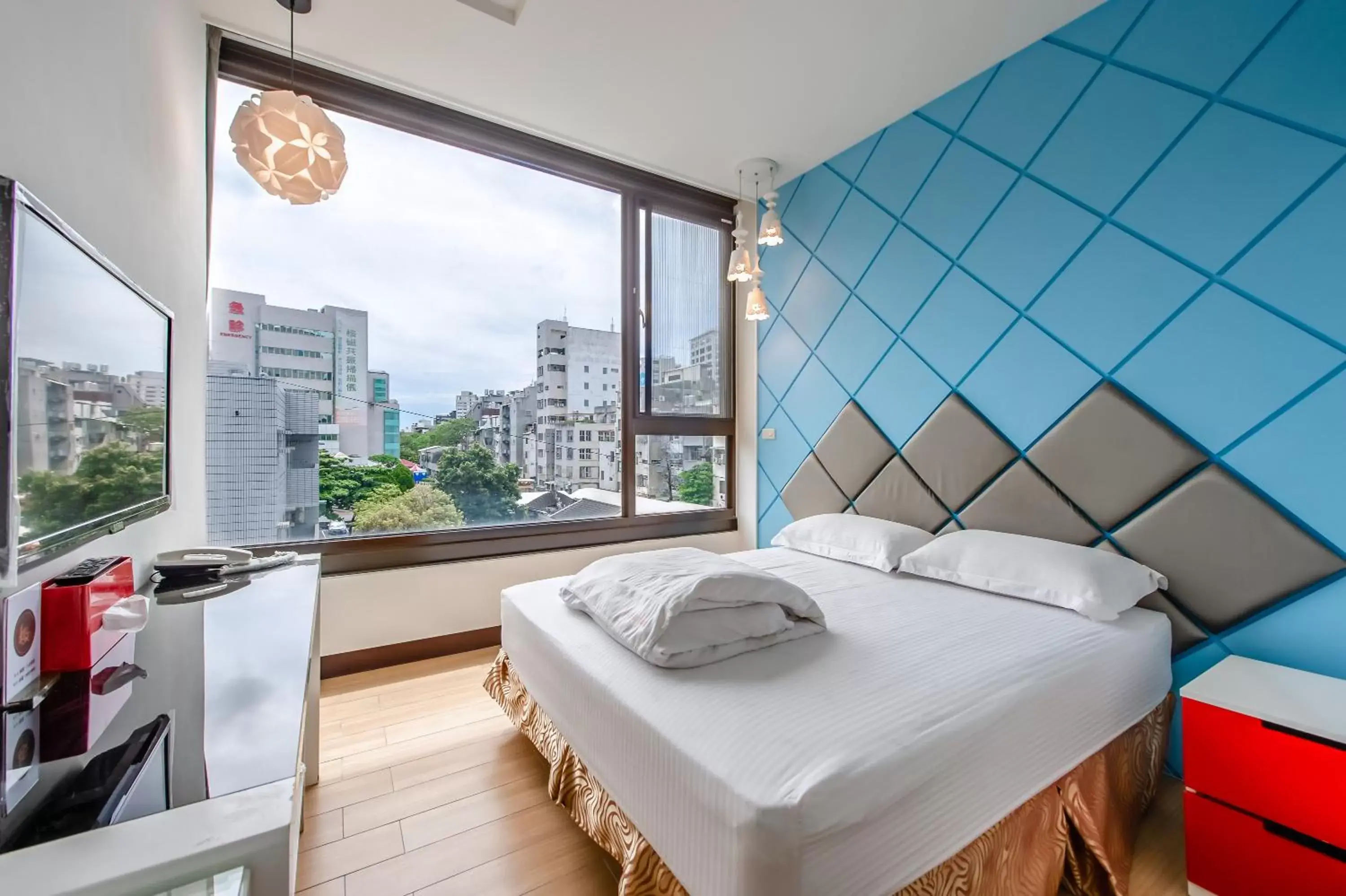 Photo of the whole room, Bed in lightness Station Inn Photo of the whole room, Bed in lightness Station Inn