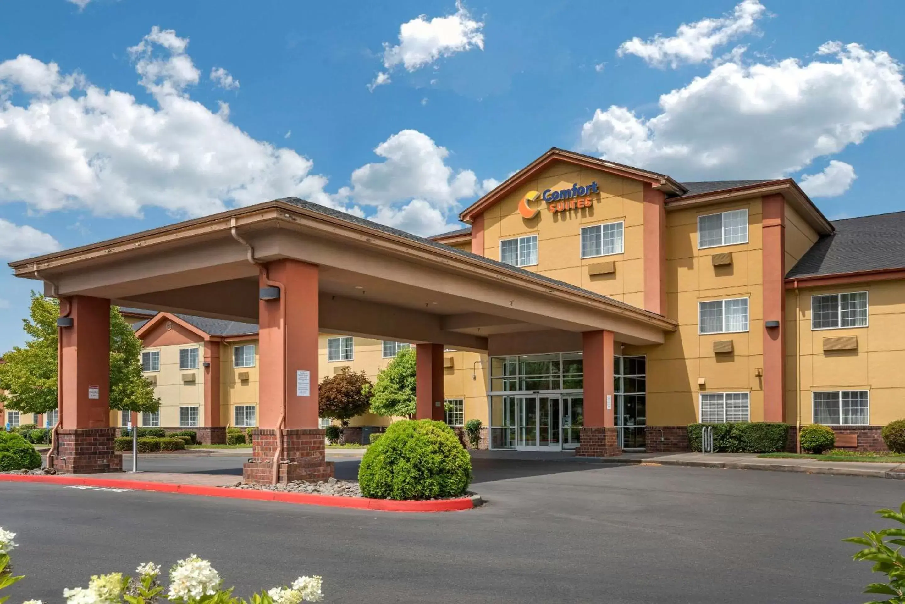 Property building in Comfort Suites Salem Property building in Comfort Suites Salem