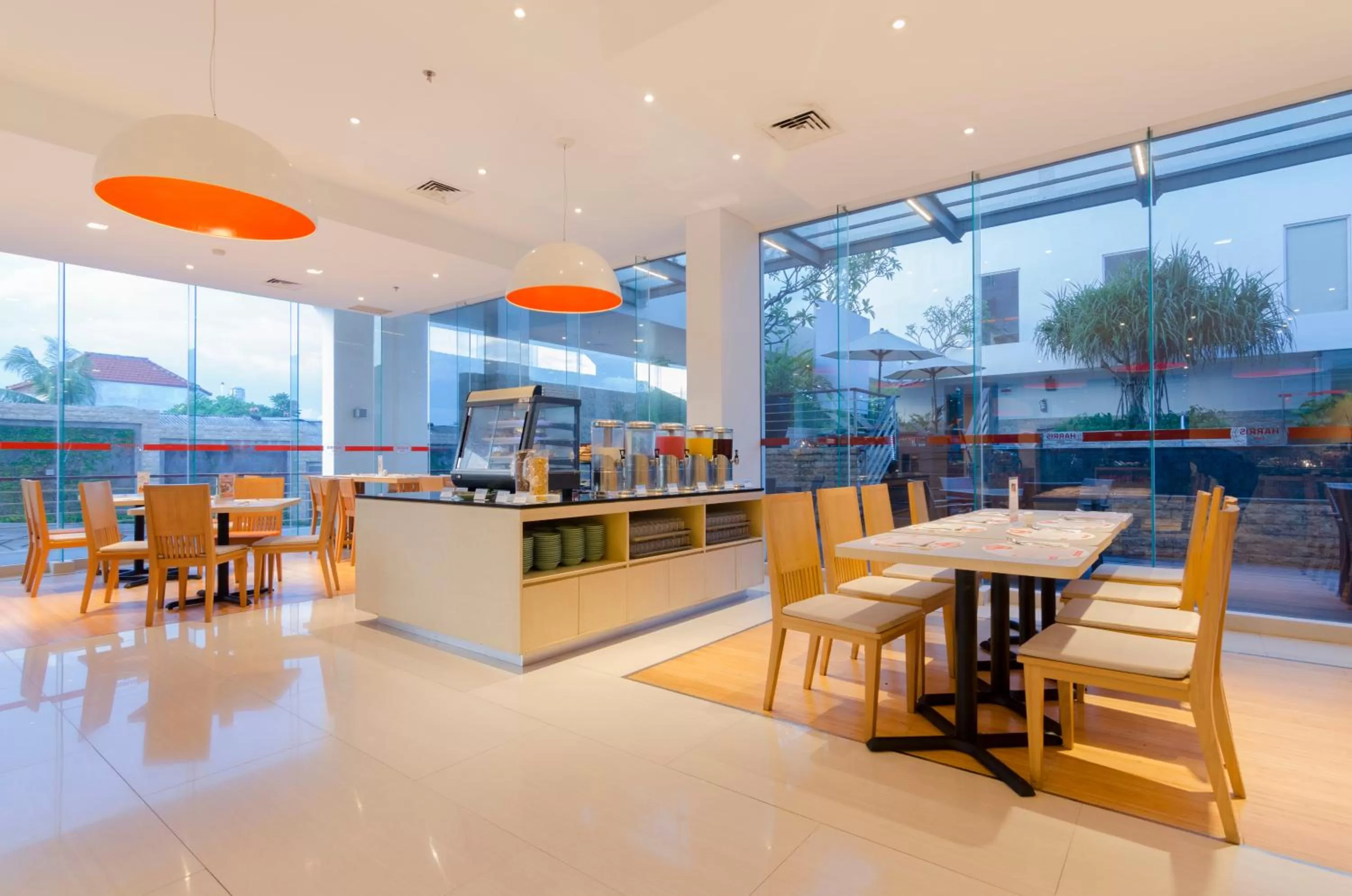 Living room in HARRIS Hotel and Conventions Denpasar Bali