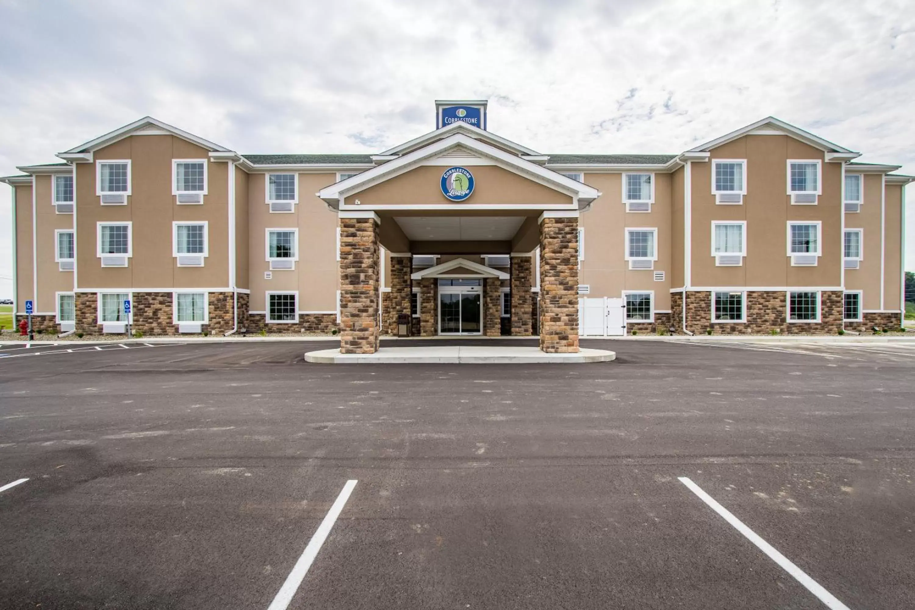 Property building in Cobblestone Hotel & Suites - Orrville Property building in Cobblestone Hotel & Suites - Orrville