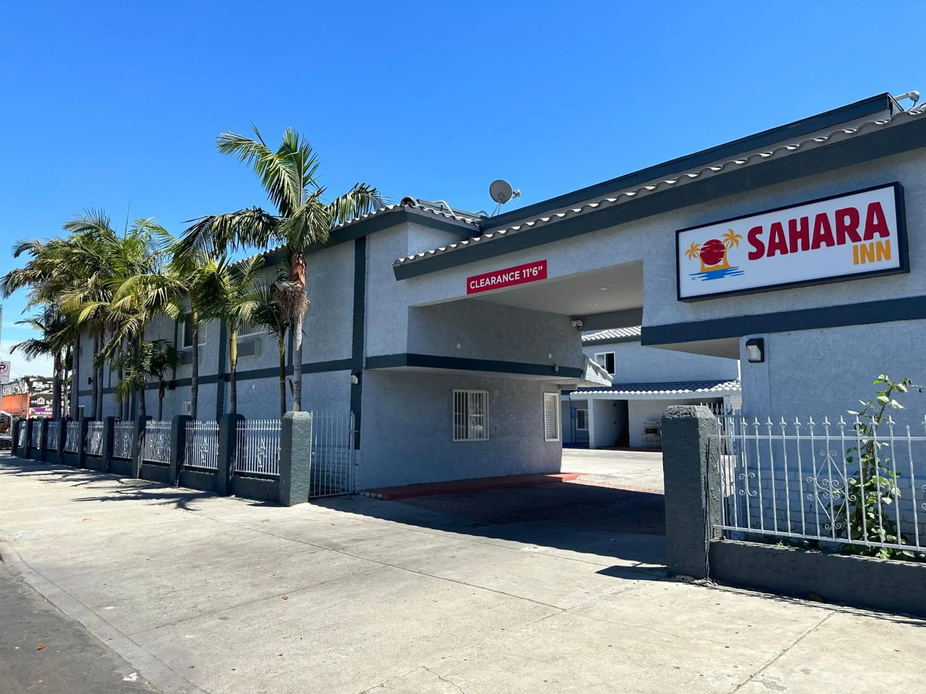 Property Building in Sahara Inn - Los Angeles