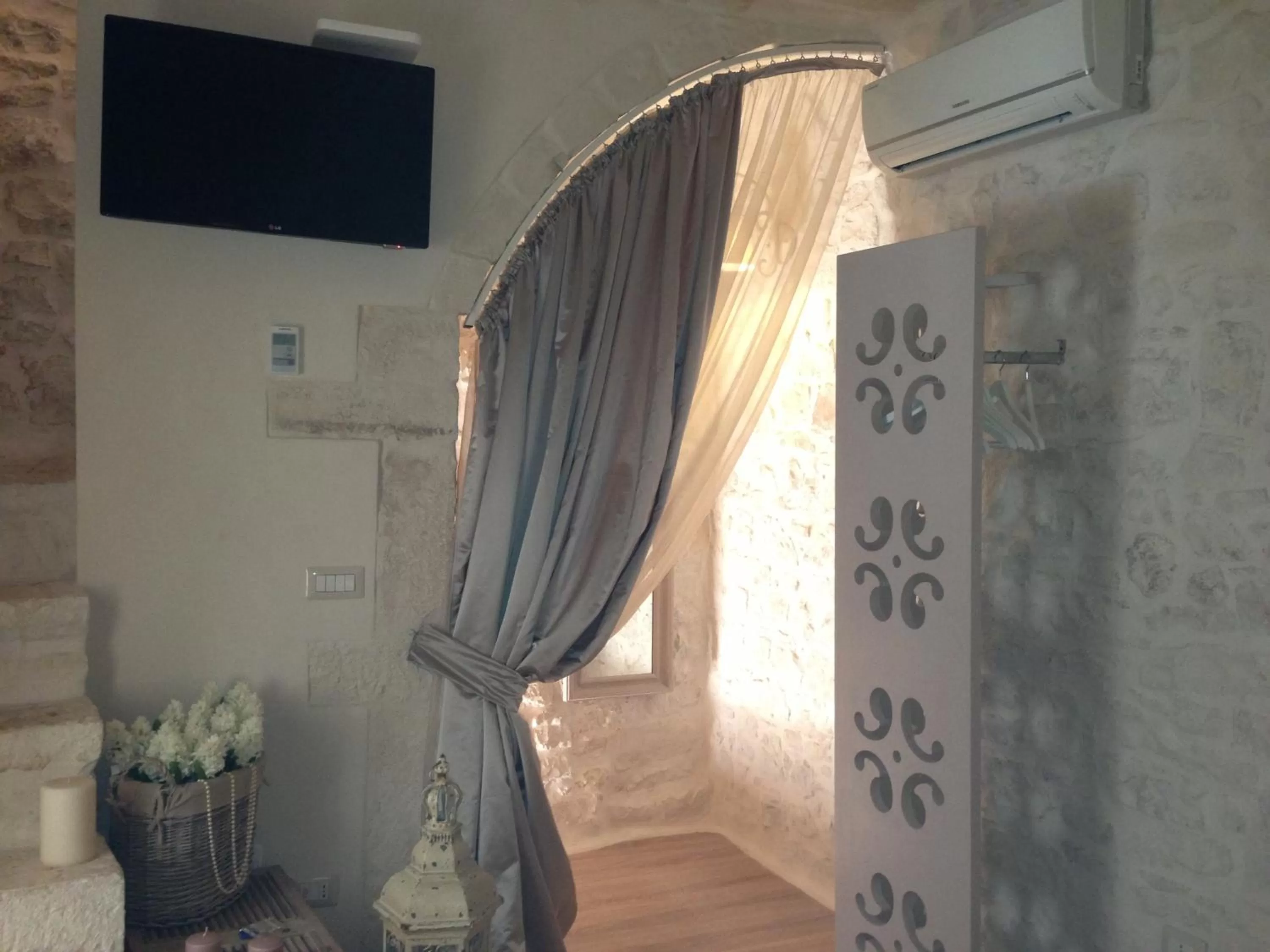 Decorative detail in Albergo Diffuso Dimora Rossi B&B