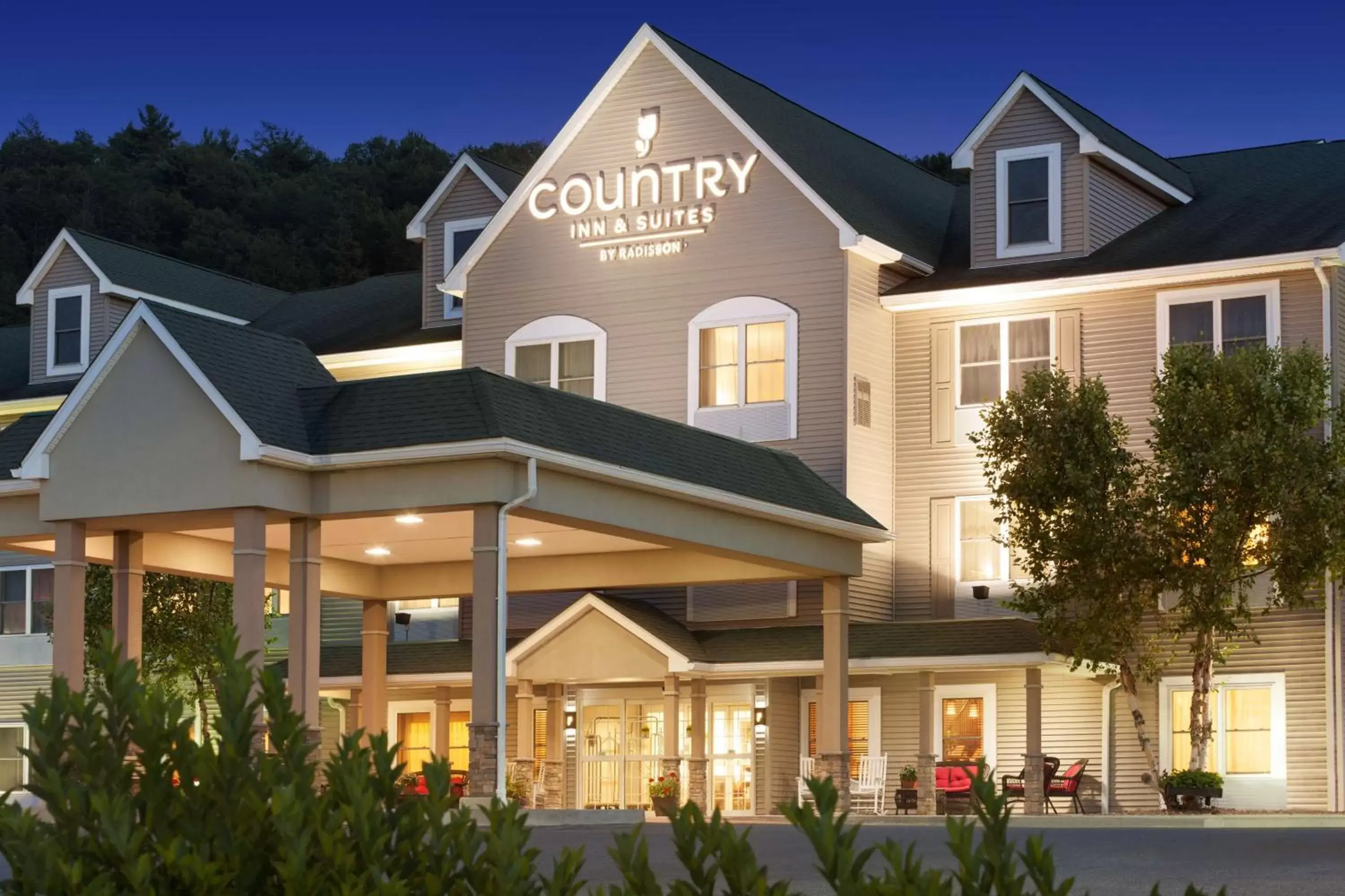 Property Building in Country Inn & Suites by Radisson, Lehighton (Jim Thorpe), PA