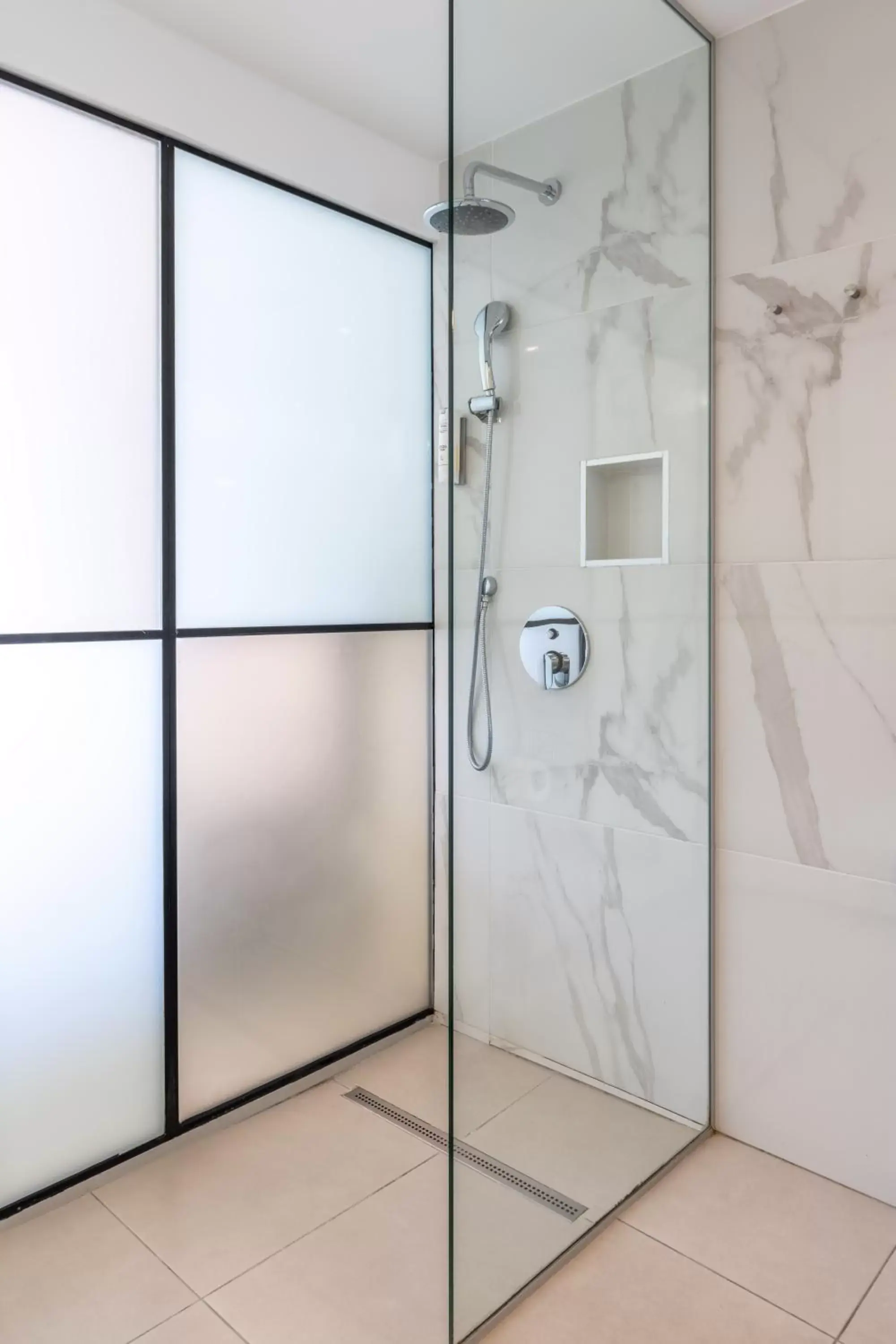 Shower, Bathroom in Napa Mermaid Hotel & Suites