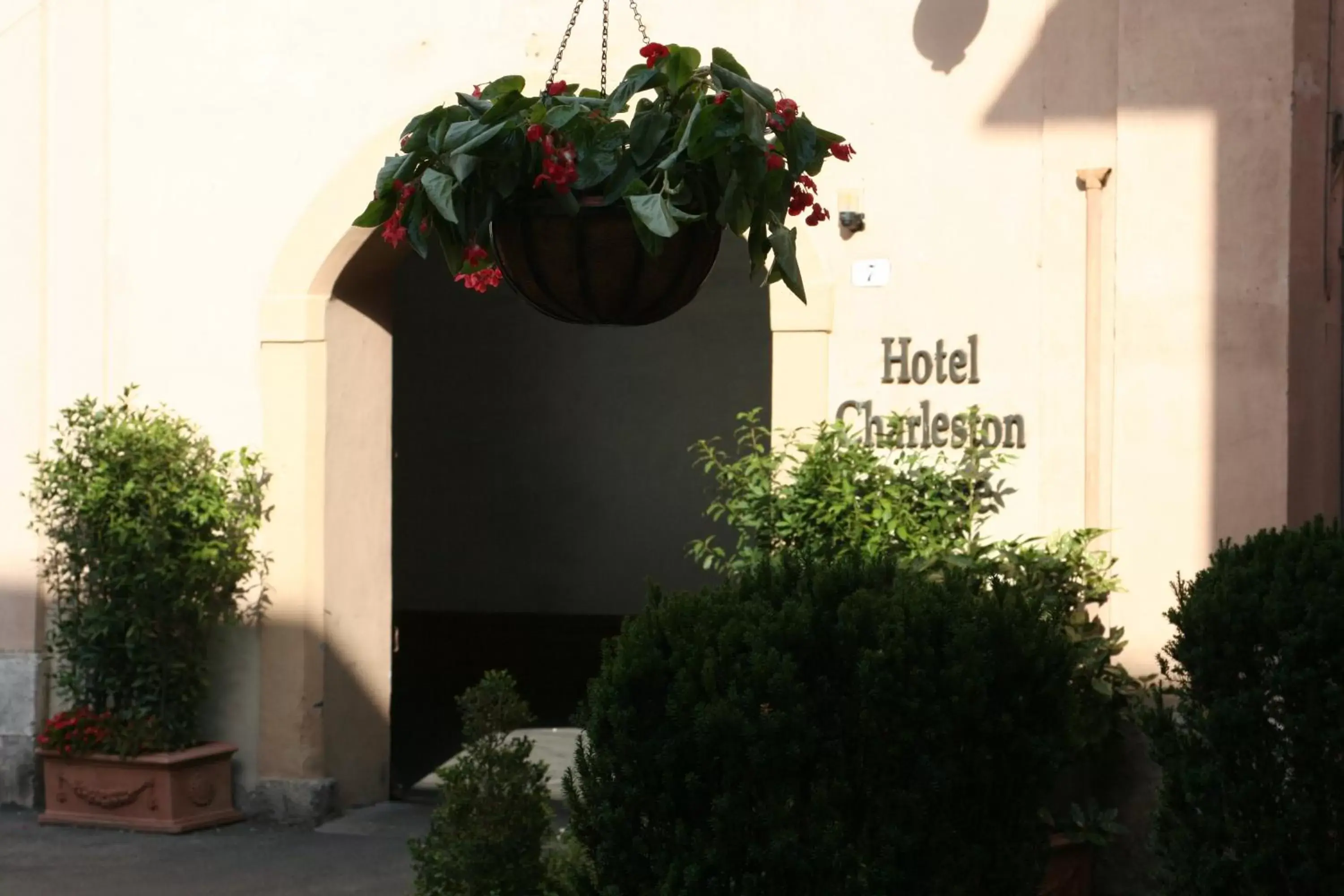 Facade/entrance in Hotel Charleston Facade/entrance in Hotel Charleston