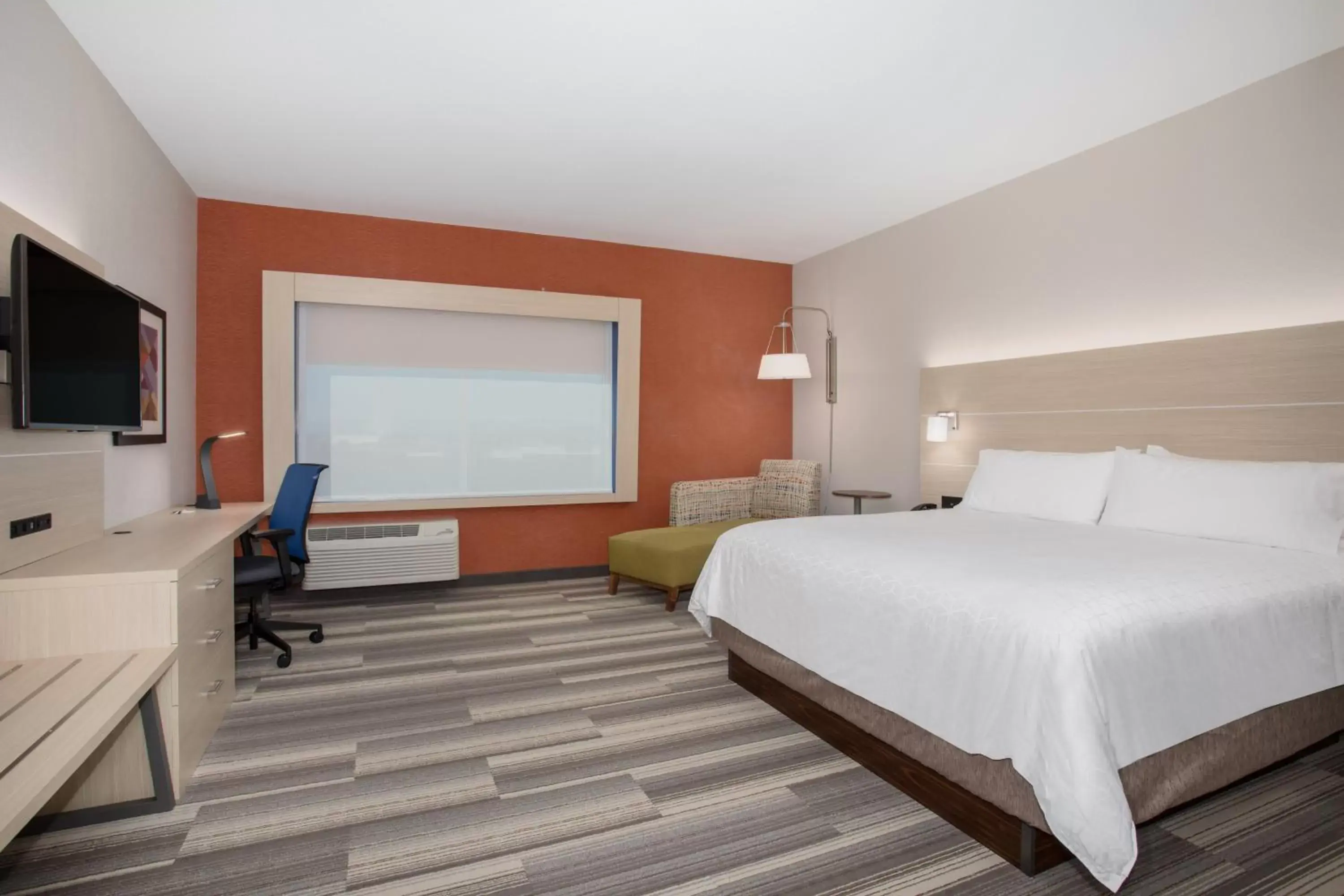 Photo of the whole room, Bed in Holiday Inn Express & Suites - Denver NE - Brighton, an IHG Hotel