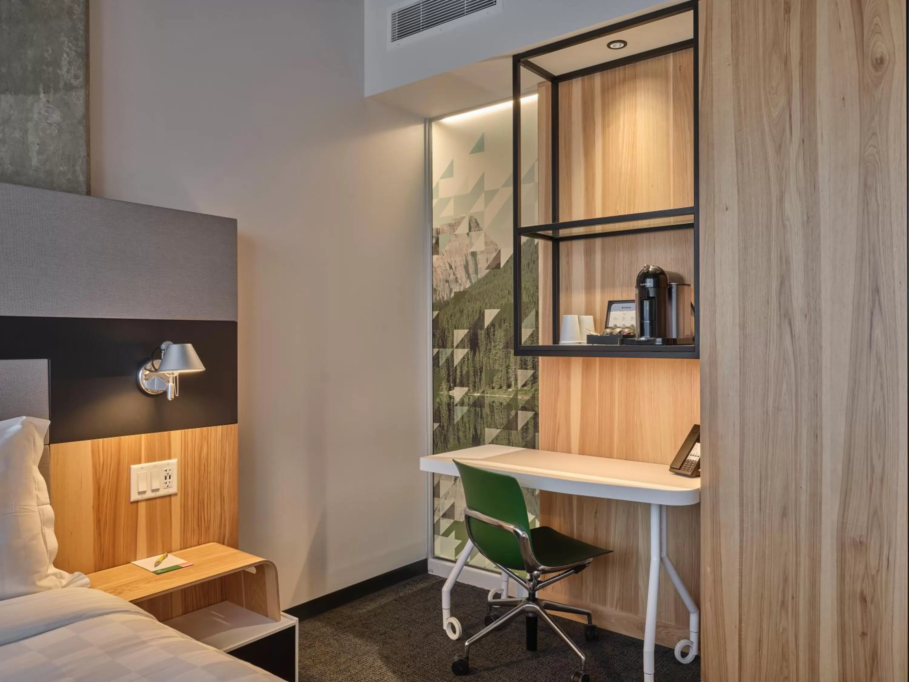 Coffee/tea facilities, Bed in Alt Hotel Calgary University District