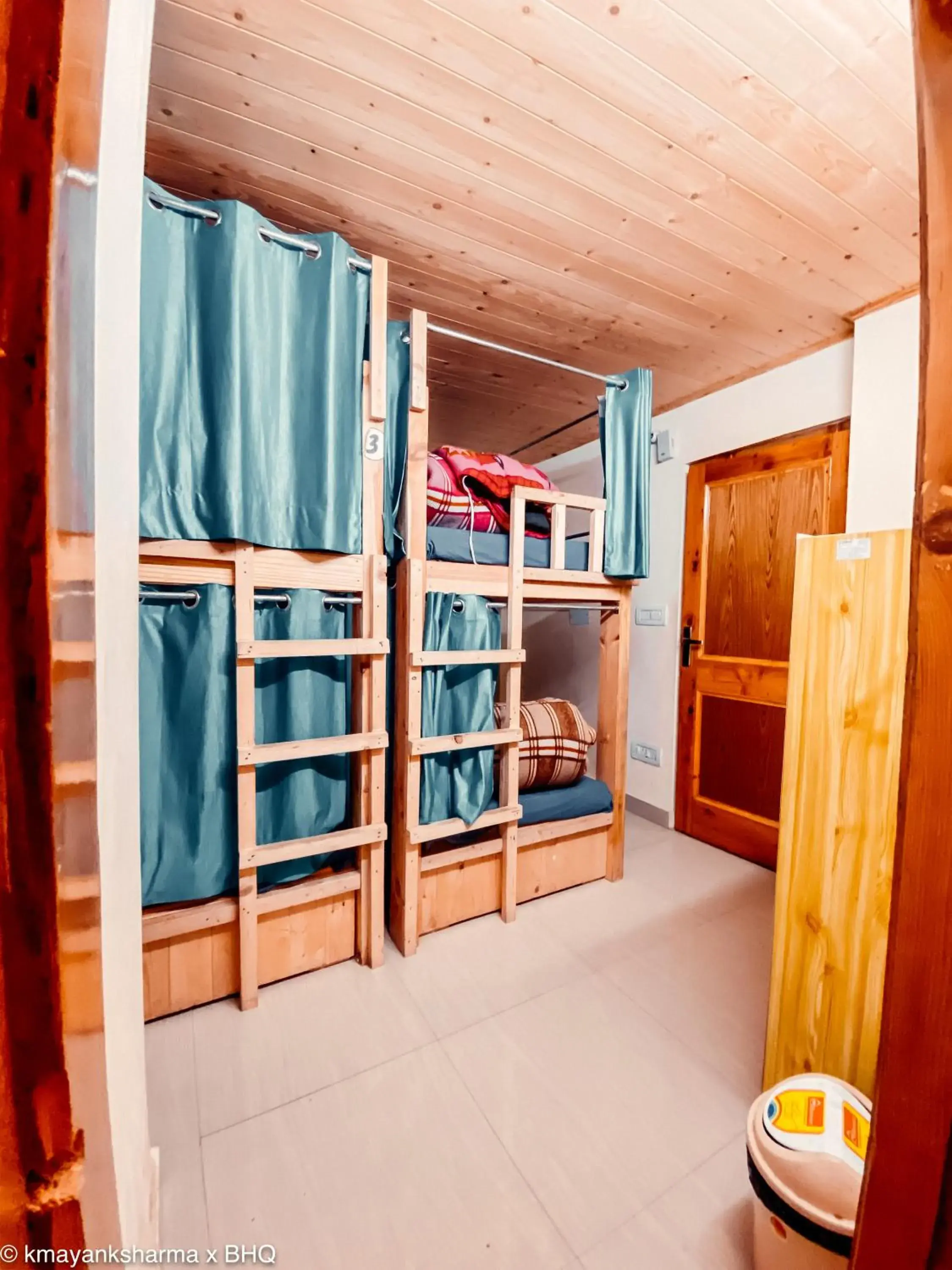 Photo of the whole room, Bunk Bed in Backpackers Headquarter Manali