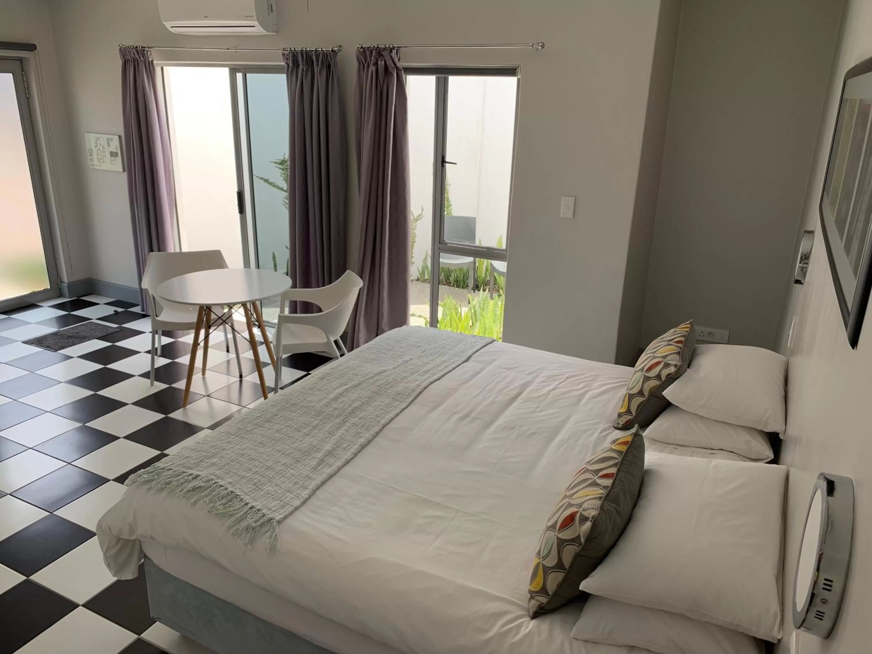 Dining area, Bed in HP Twelve Accommodation