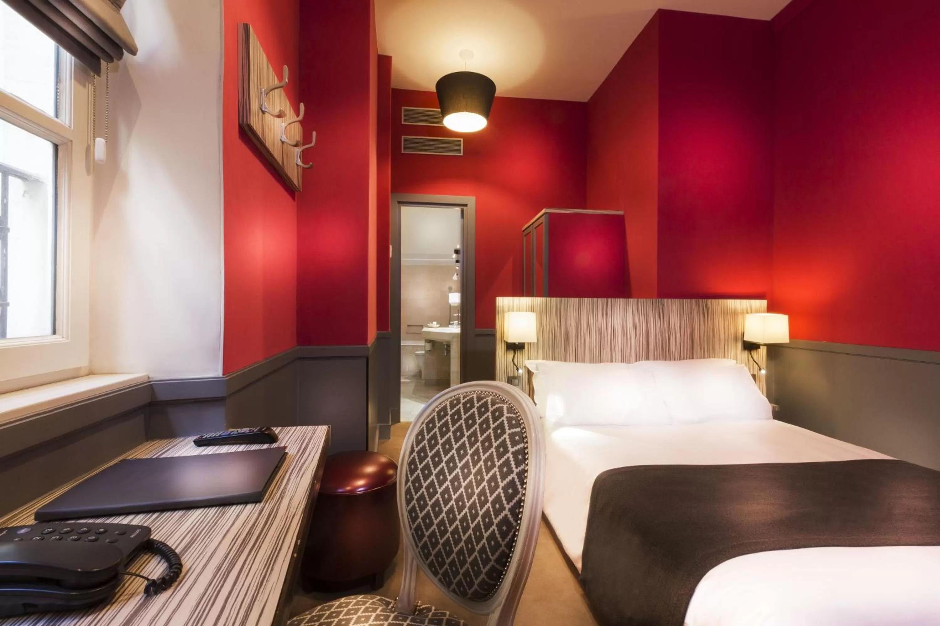 Day, Bed in Odeon Hotel