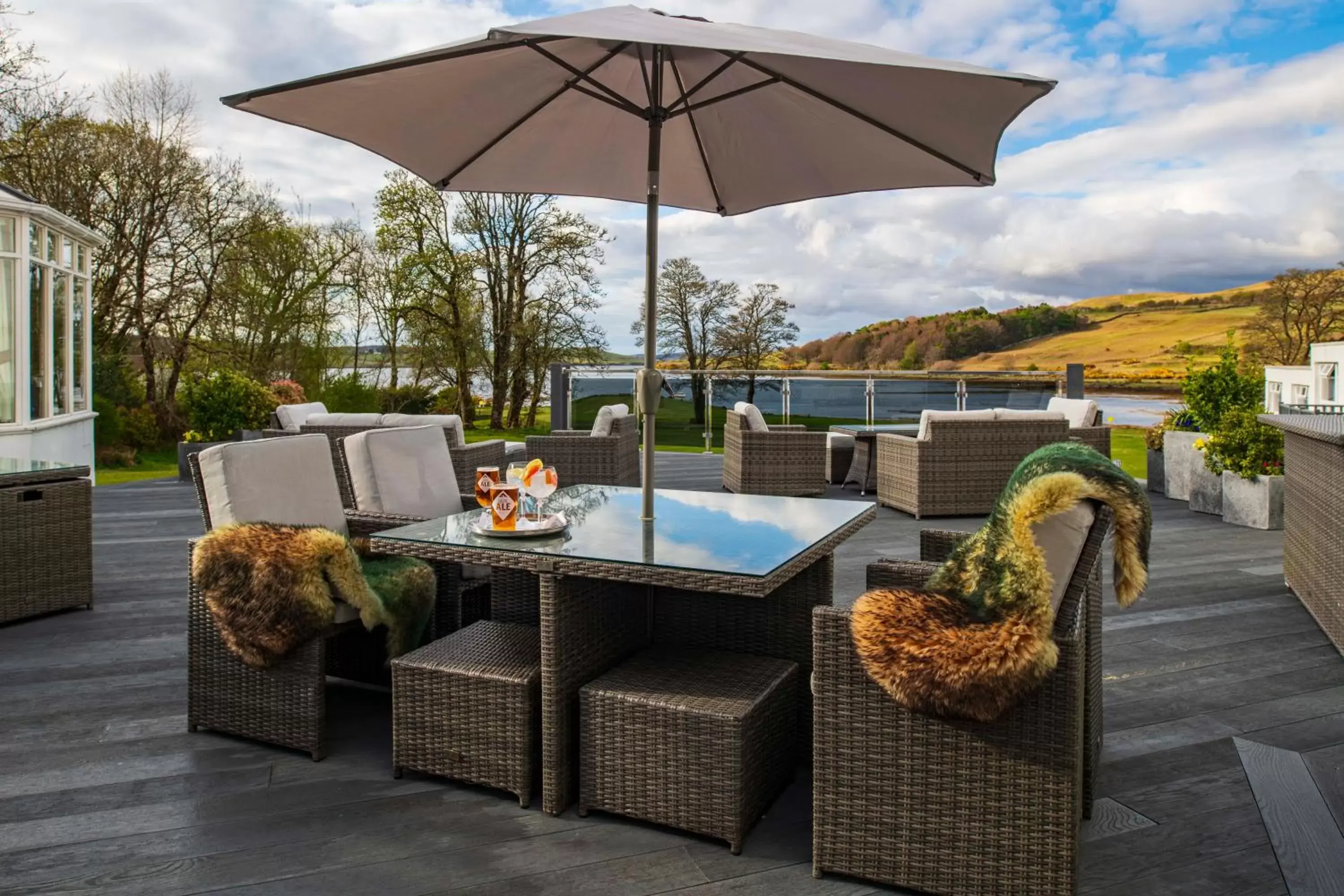 Garden view in Skeabost House Hotel Garden view in Skeabost House Hotel