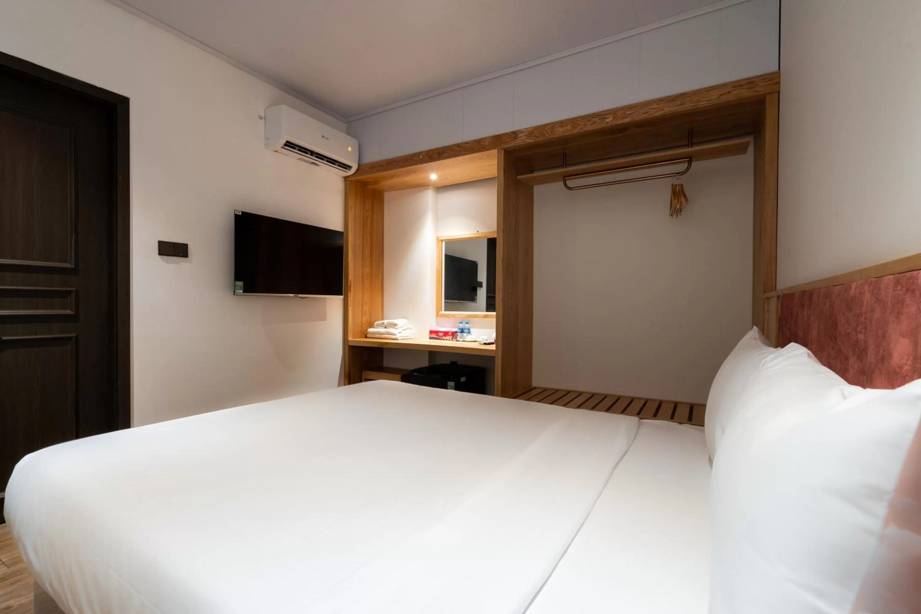 Bedroom, Bed in Haven Hut Hotel