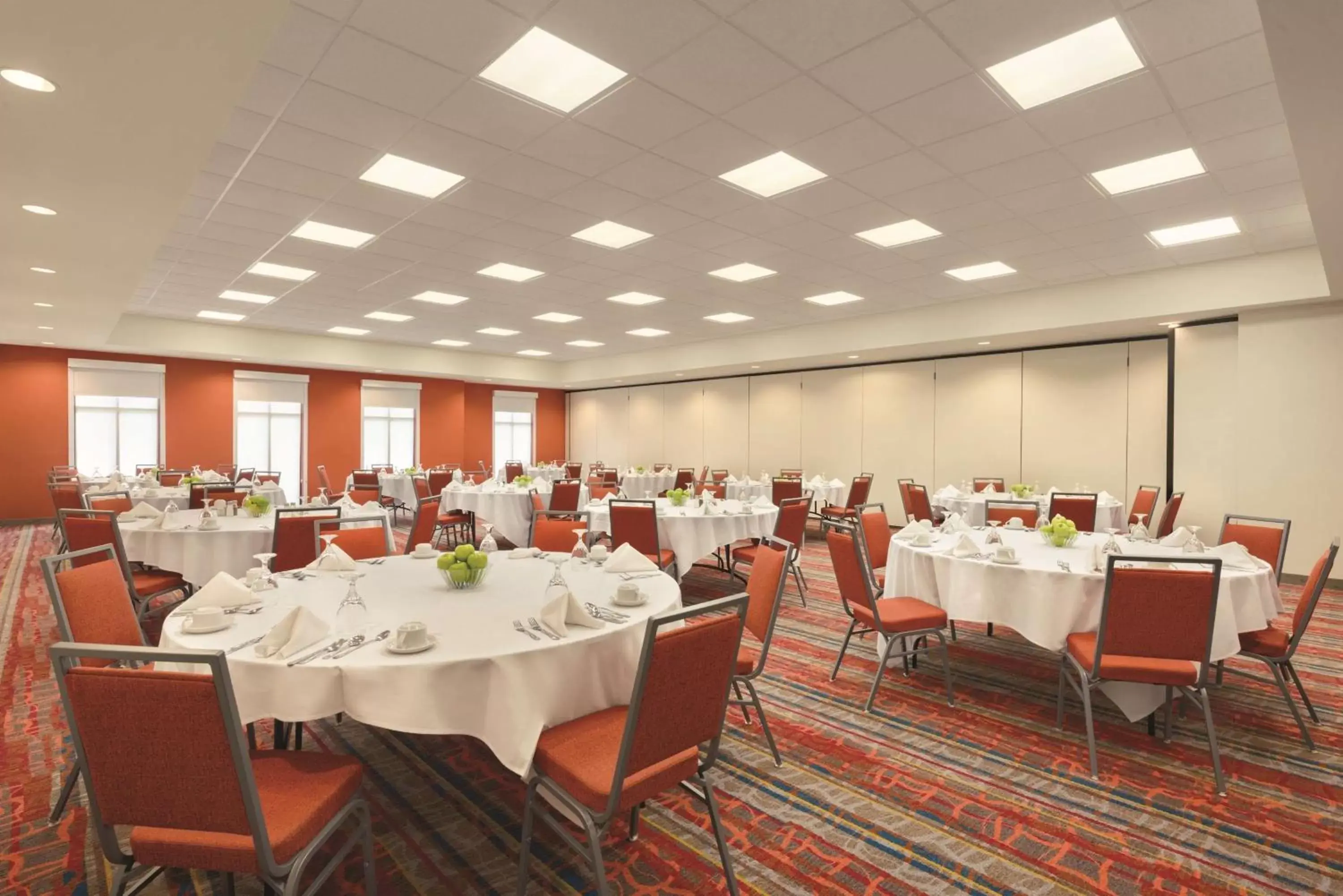 Meeting/conference room, Restaurant/Places to Eat in Home2 Suites by Hilton Parc Lafayette