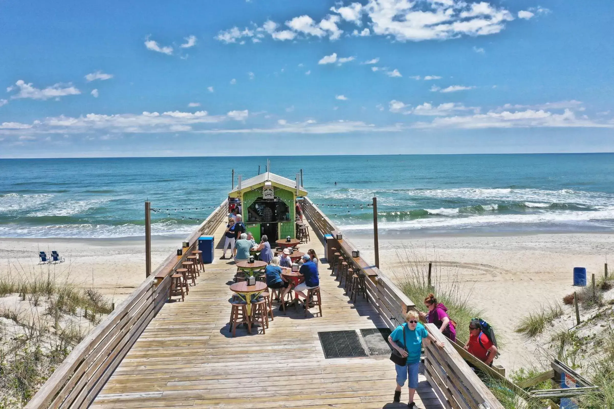 Restaurant/places to eat, Beach in Golden Sands Oceanfront Hotel