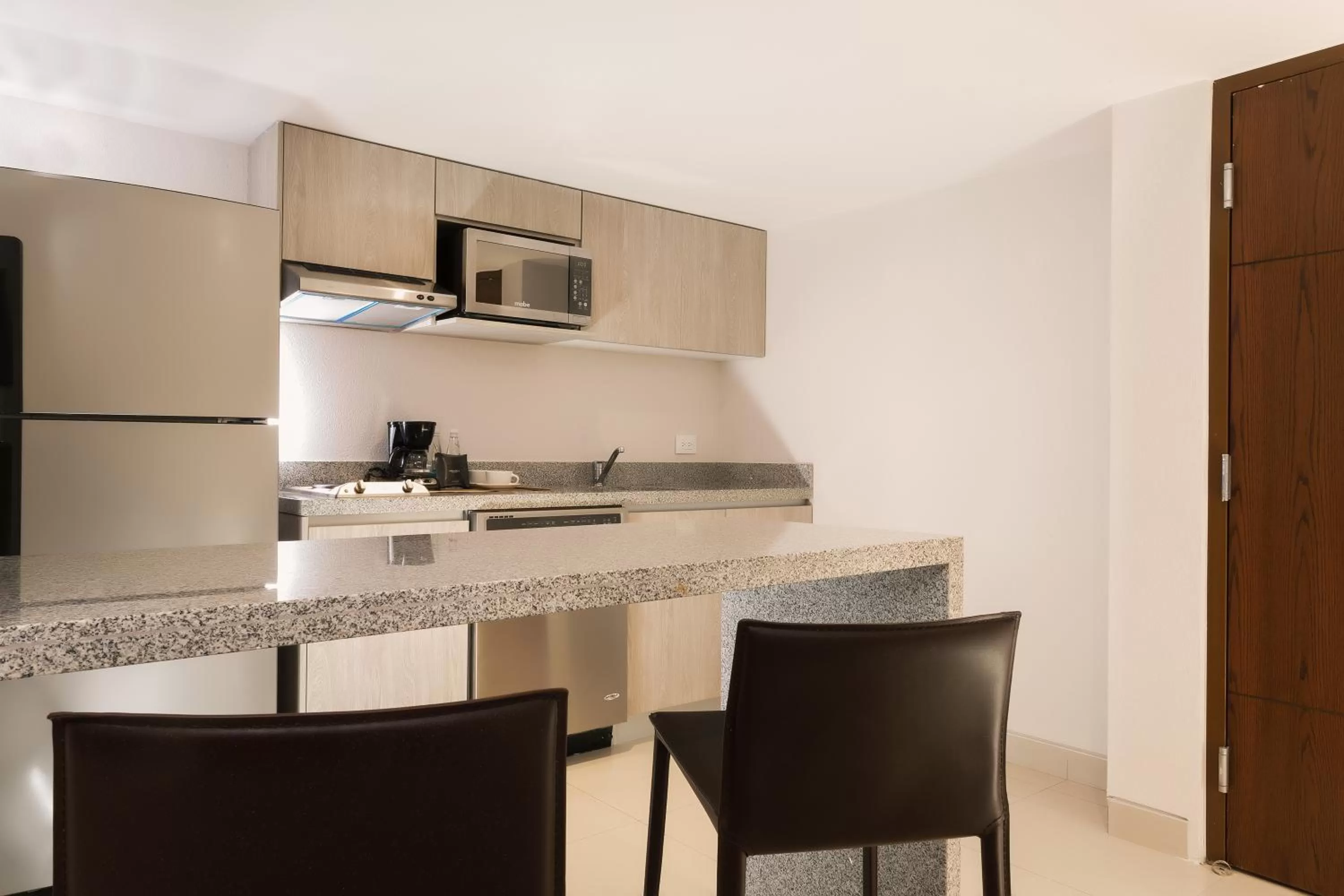 Kitchen or kitchenette in Hotel Indigo Guadalajara Expo by IHG