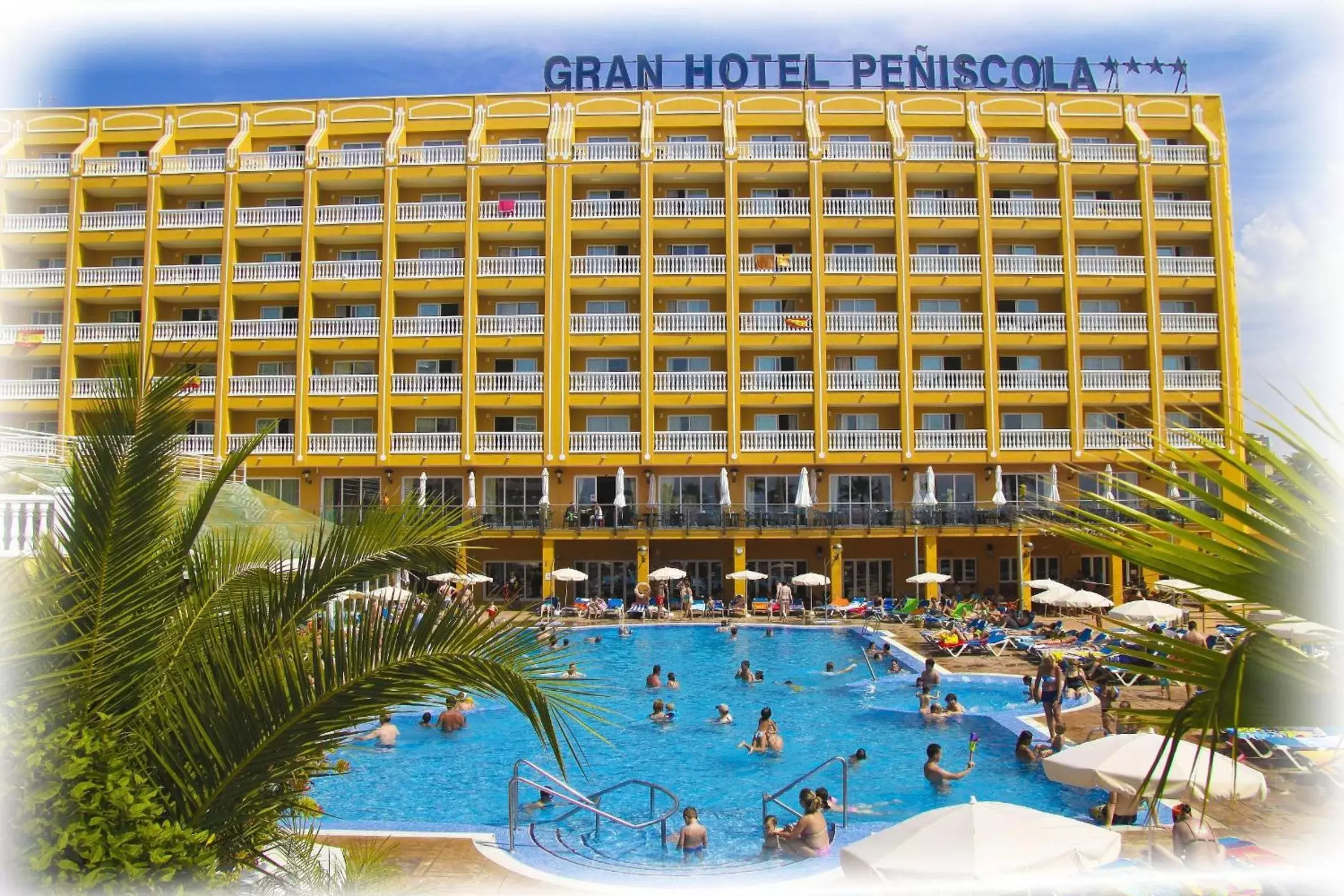 Facade/entrance, Swimming Pool in Gran Hotel Peñiscola