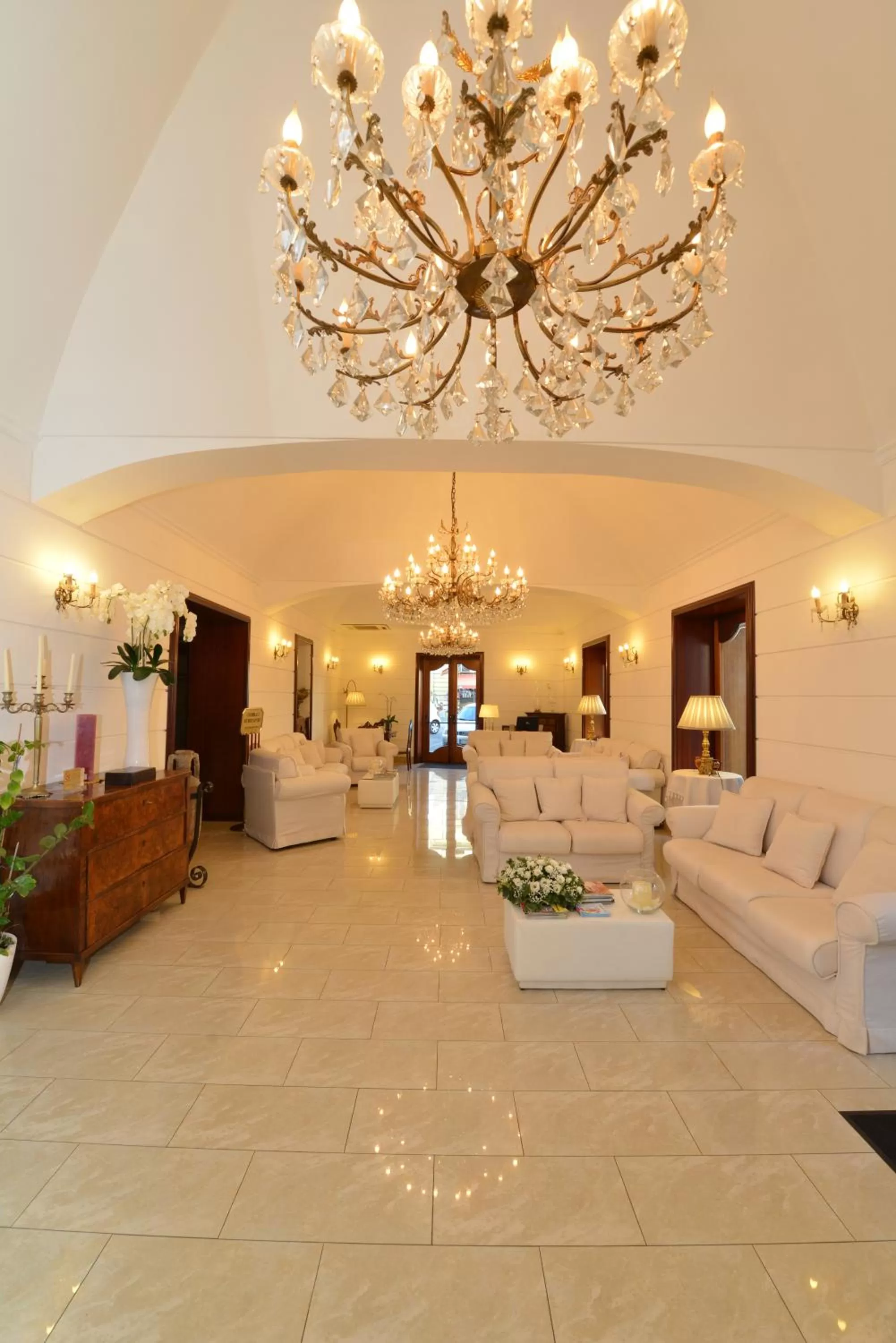 Communal lounge/ TV room in Hotel Palma