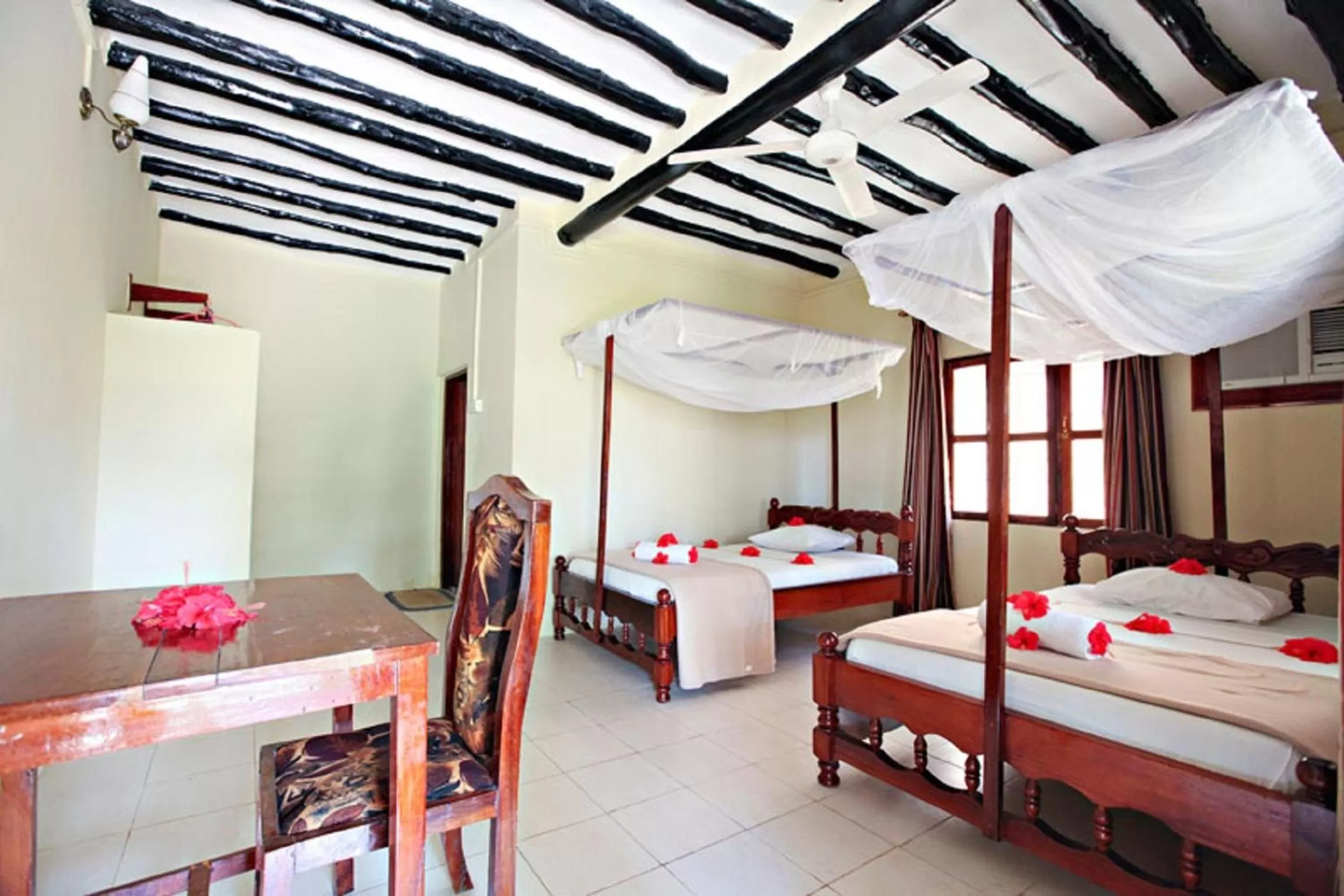 Garden view, Bed in Amaan Beach Bungalows