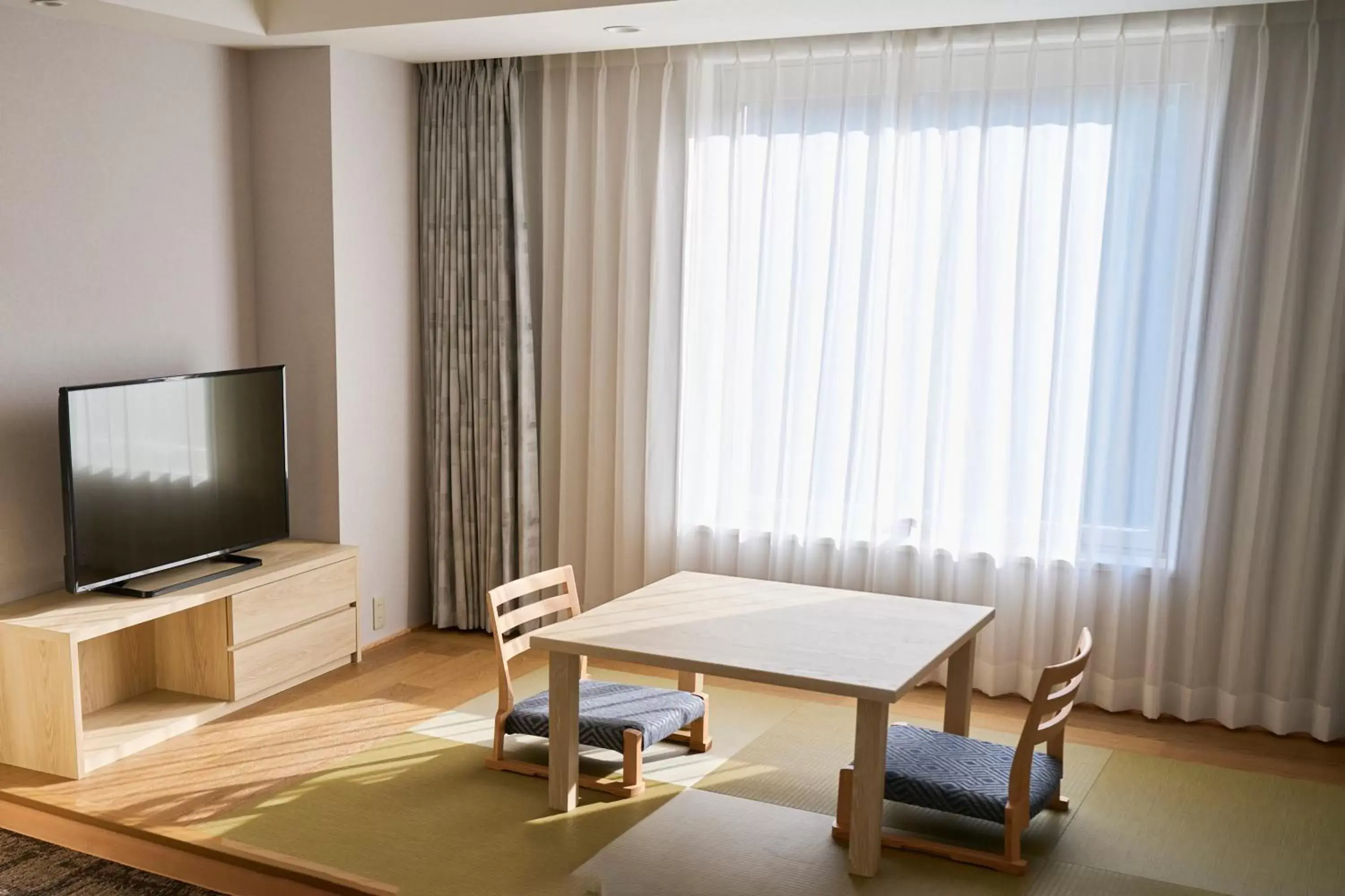 Photo of the whole room, TV/Entertainment Center in Narita Tobu Hotel Airport