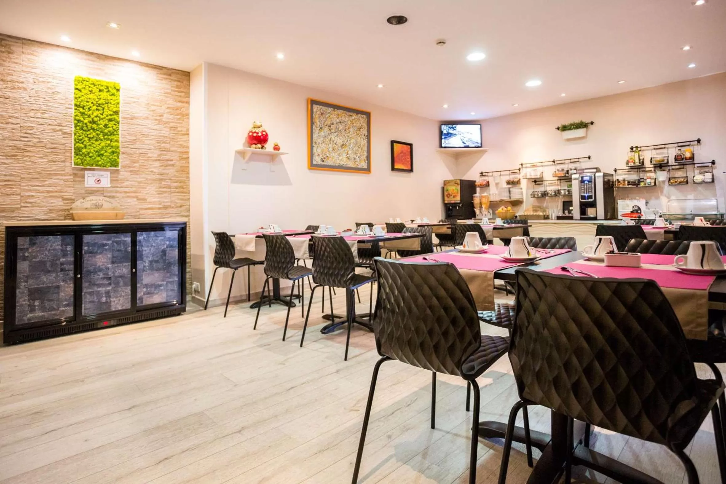 Restaurant/places to eat in Best Western Hôtel Des Voyageurs