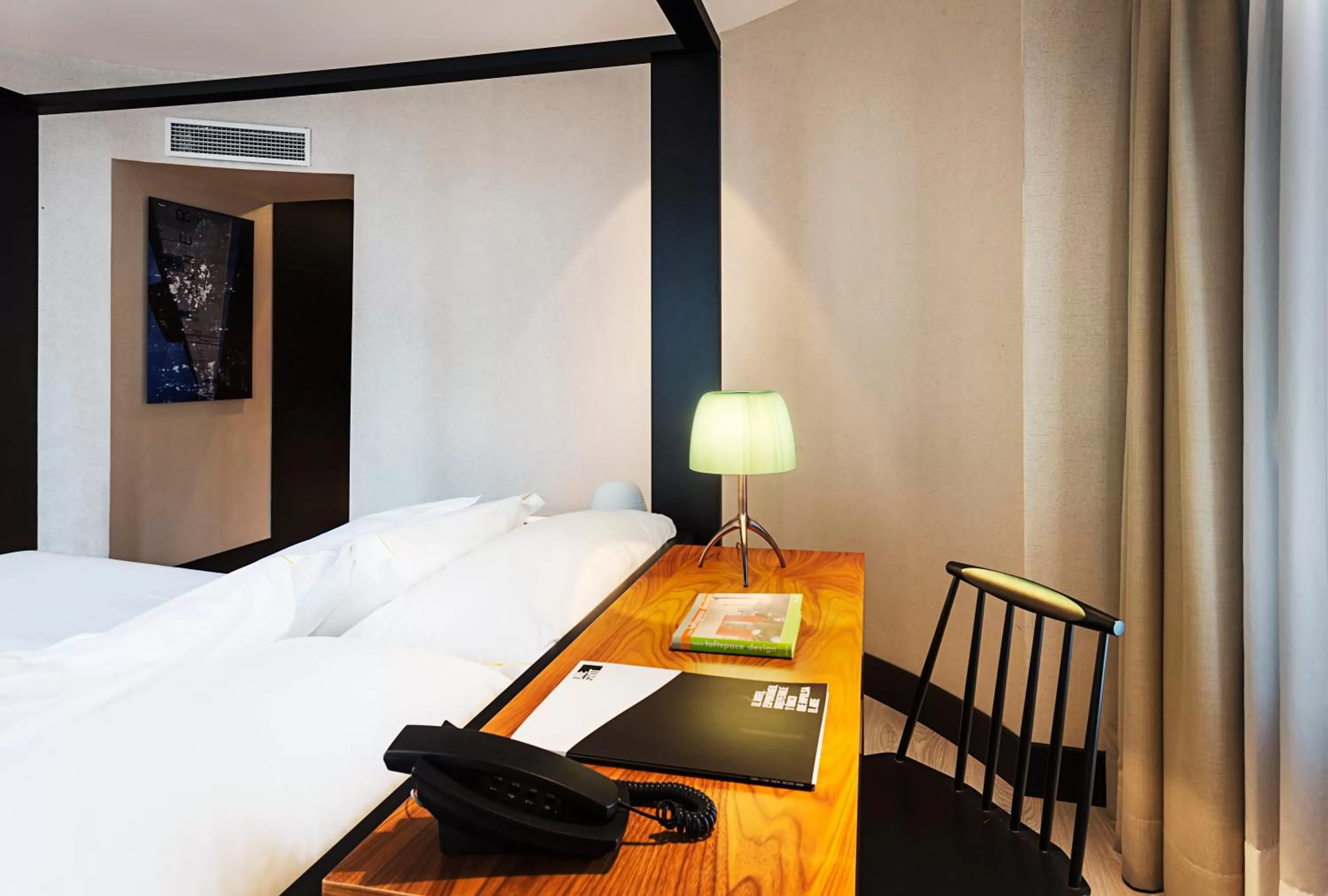 Bed in One Shot Luchana