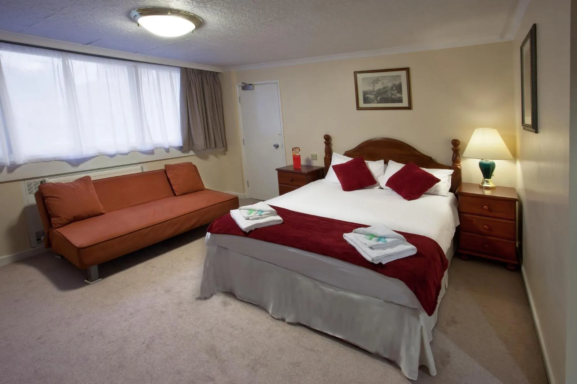 Bed in Britannia Hotel Coventry