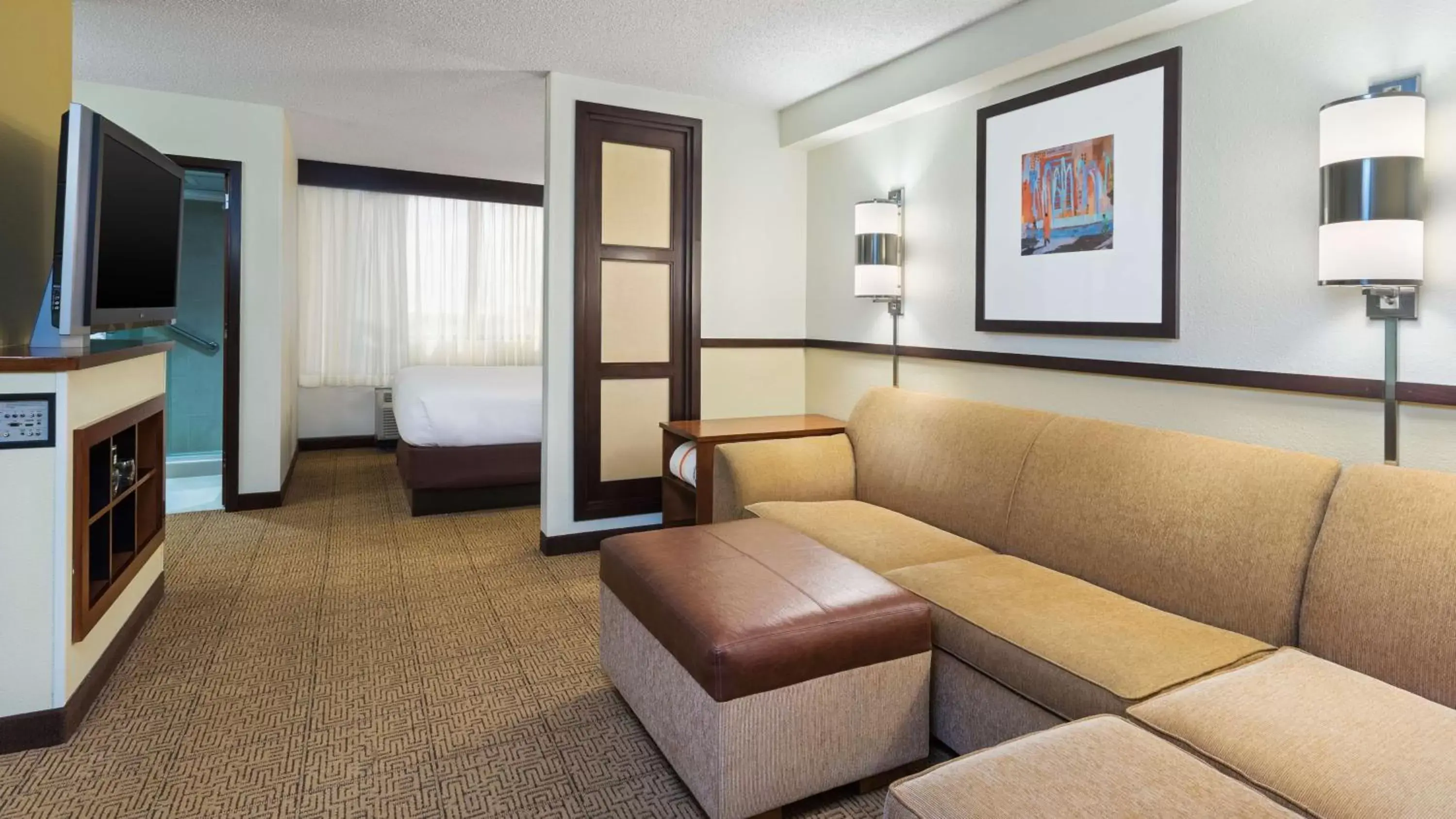 Photo of the whole room, Seating Area in Hyatt Place Fort Lauderdale Cruise Port & Convention Center