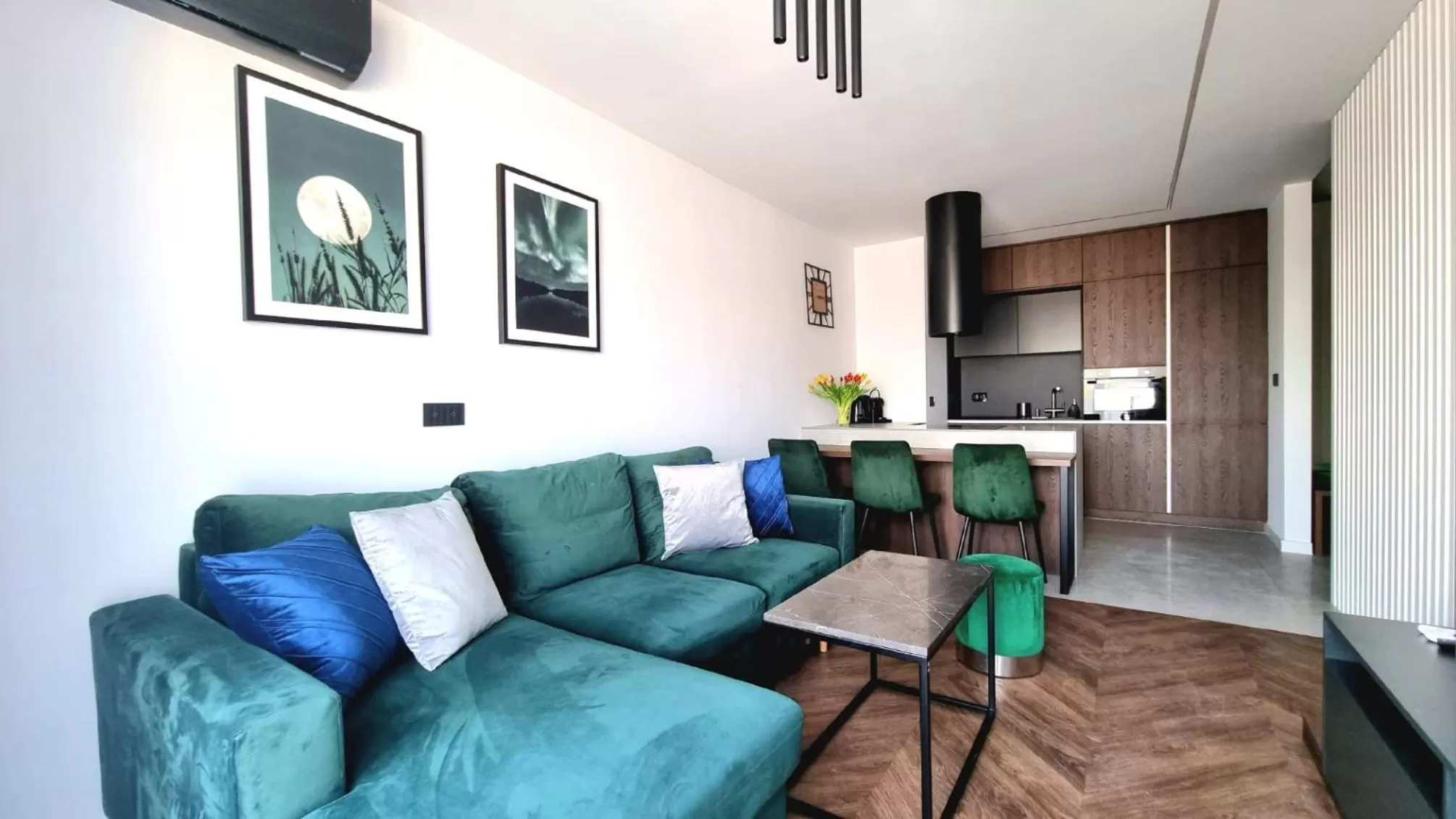 TV and multimedia in NOOK NOOK Apartments Bytkowska 103