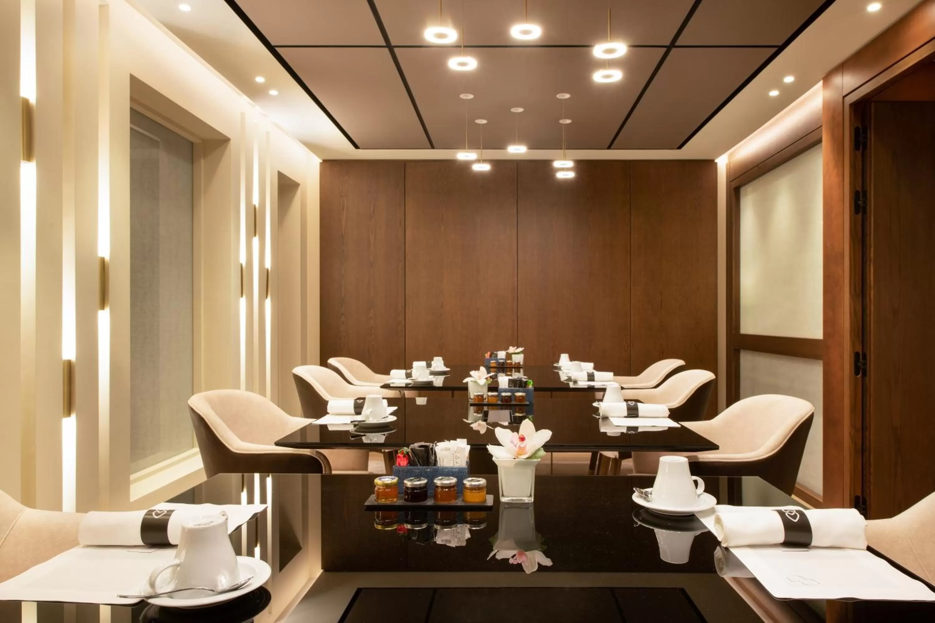 Lounge or bar in Sofitel Athens Airport