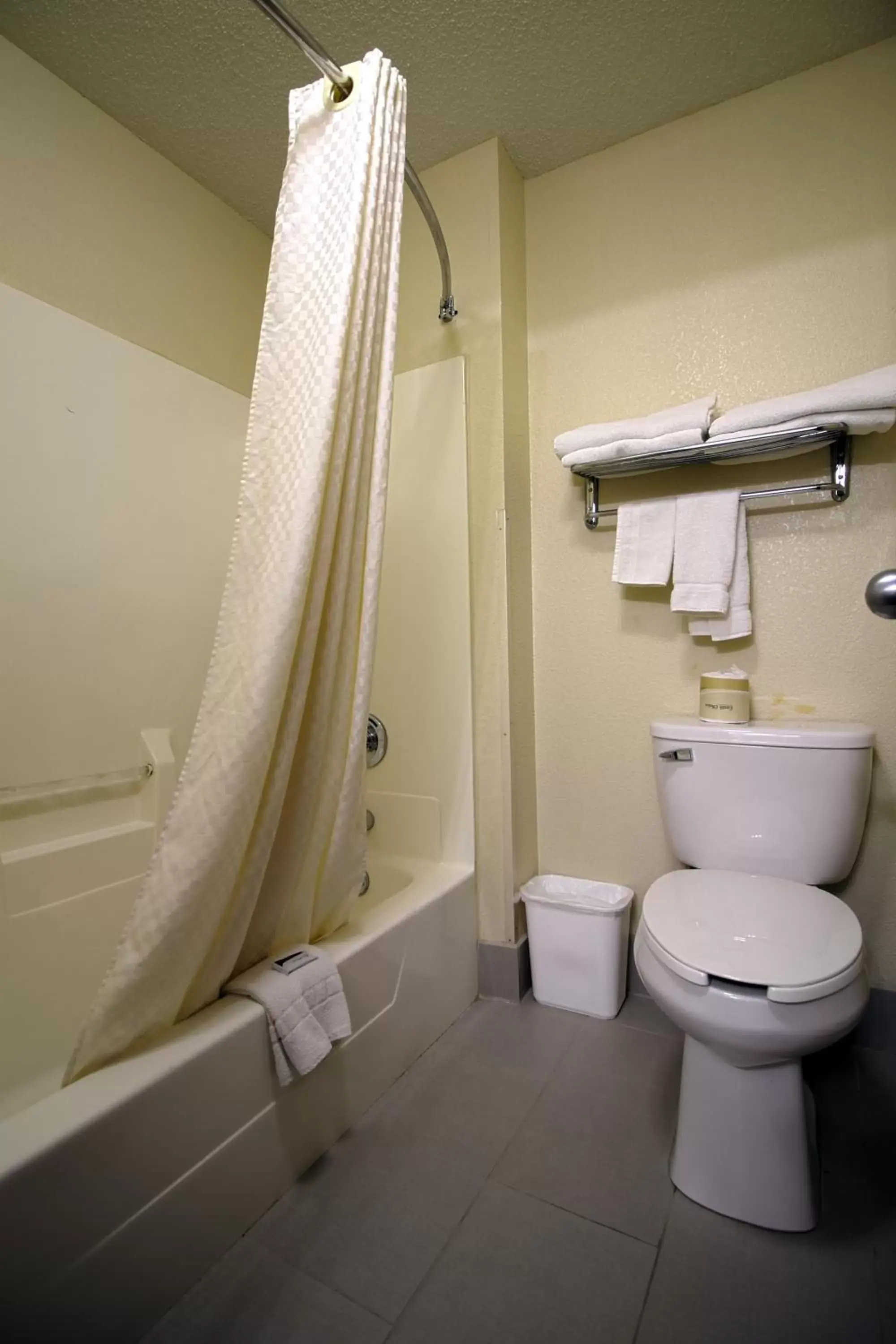 Bathroom in Geneva Motel Bathroom in Geneva Motel