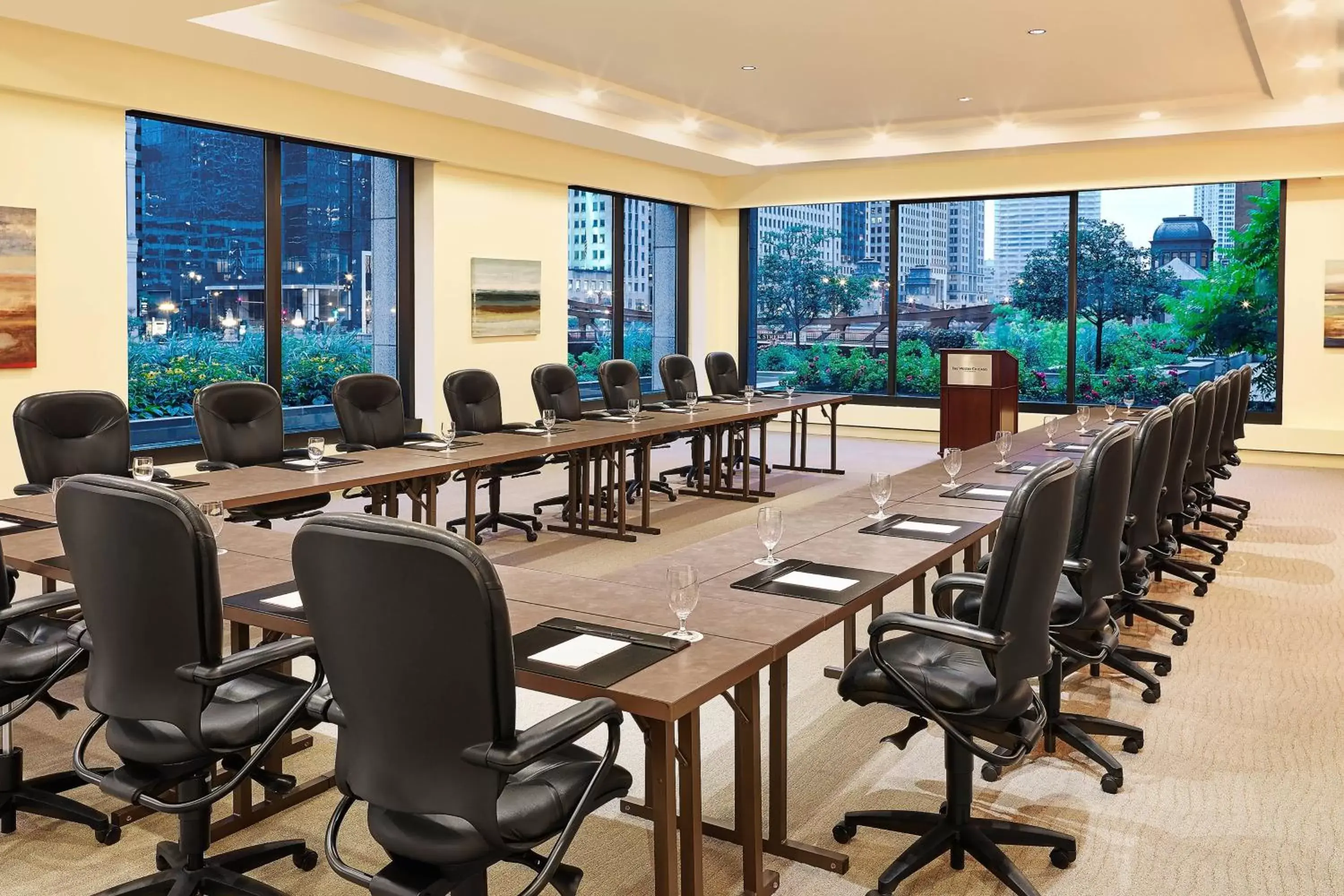 Meeting/conference room in The Westin Chicago River North