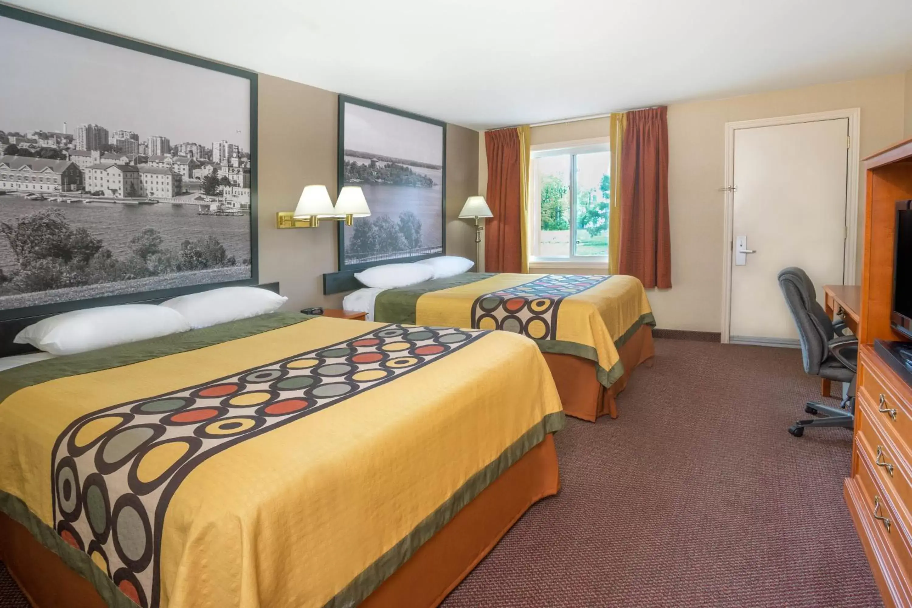 Queen Room with Two Queen Beds - Non-Smoking in Super 8 by Wyndham Kingston