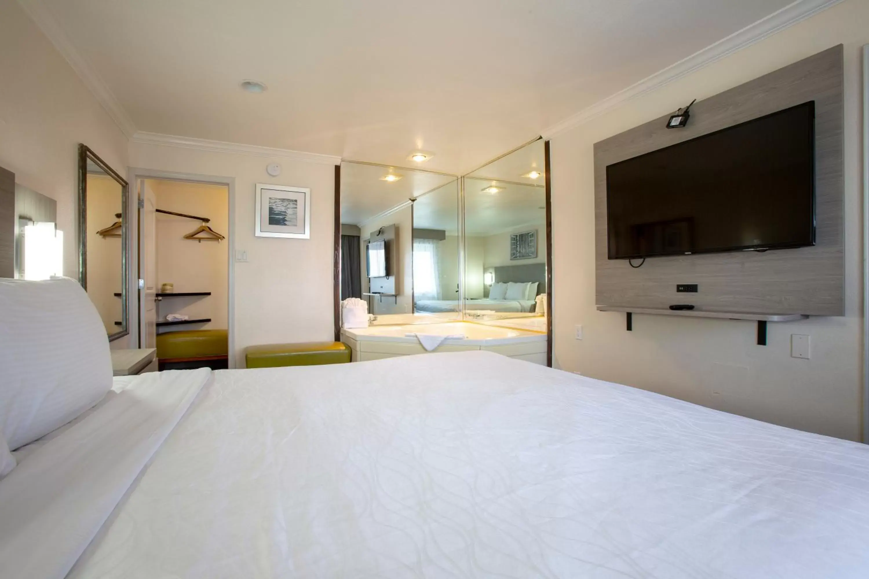 Presidential Suite in Hotel Aspen Flagstaff/ Grand Canyon InnSuites Presidential Suite in Hotel Aspen Flagstaff/ Grand Canyon InnSuites