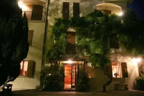 Facade/entrance, Property Building in Country Hotel Le Querce