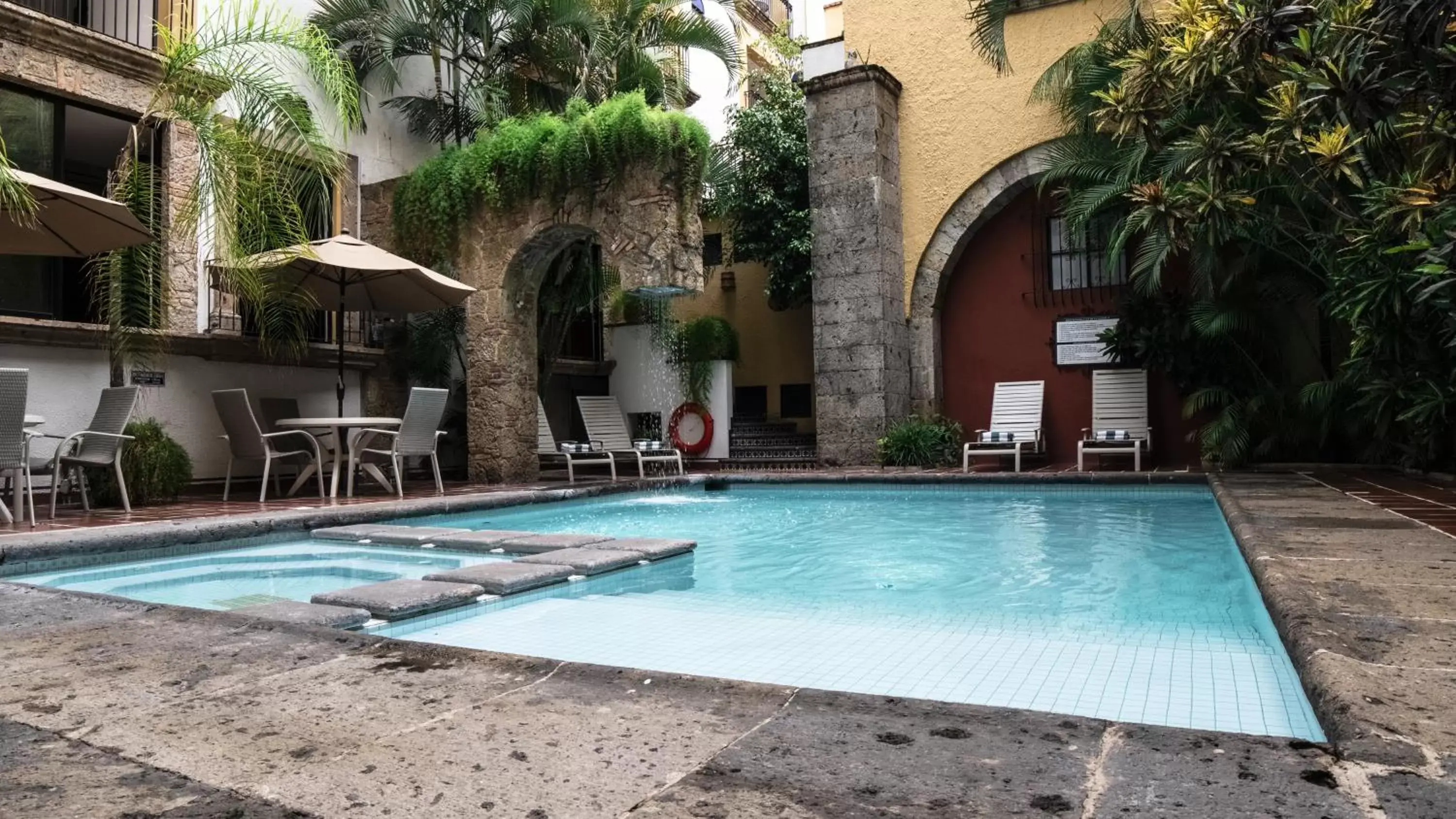 Swimming Pool in Hotel de Mendoza