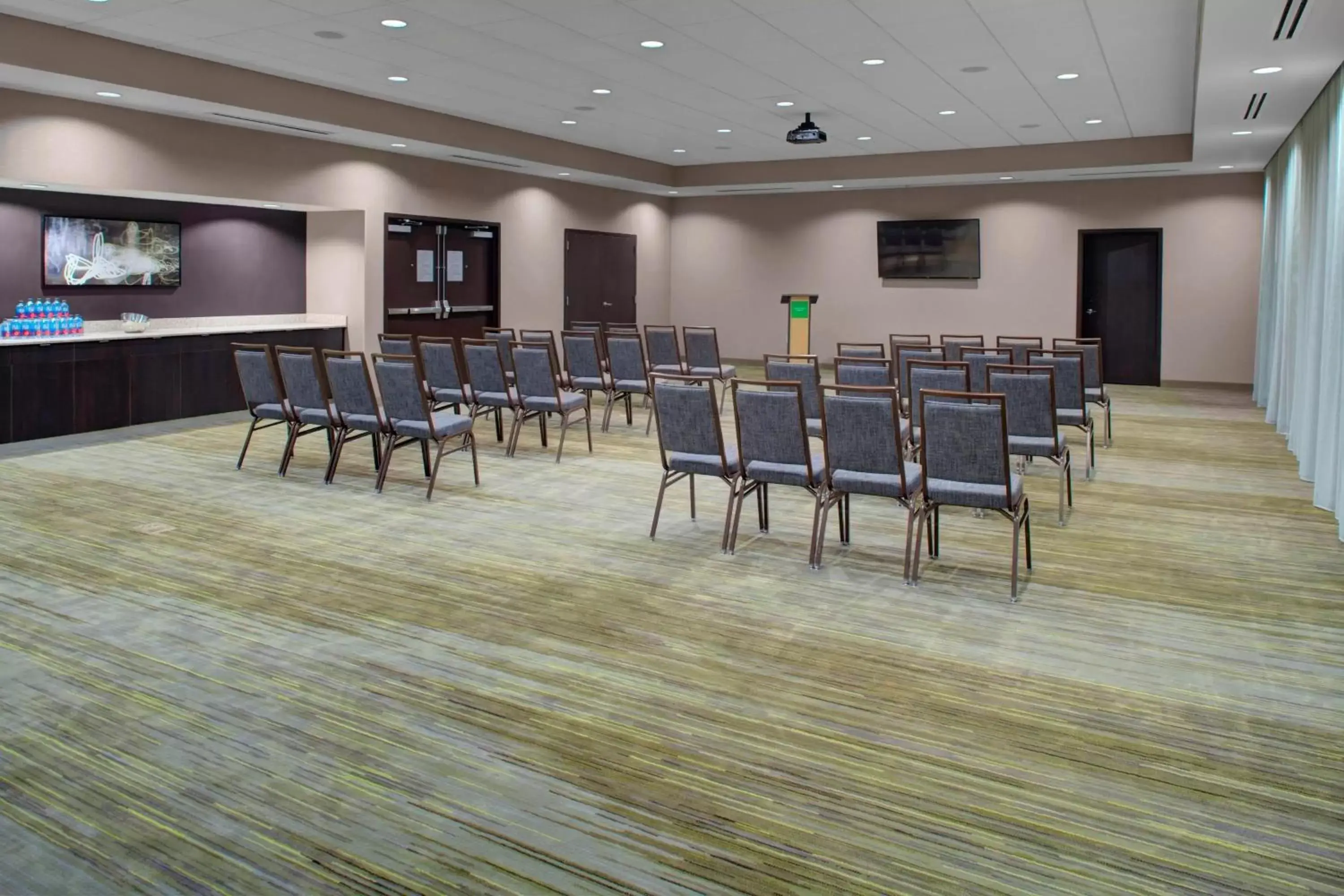 Meeting/conference room in Courtyard by Marriott Atlanta Kennesaw