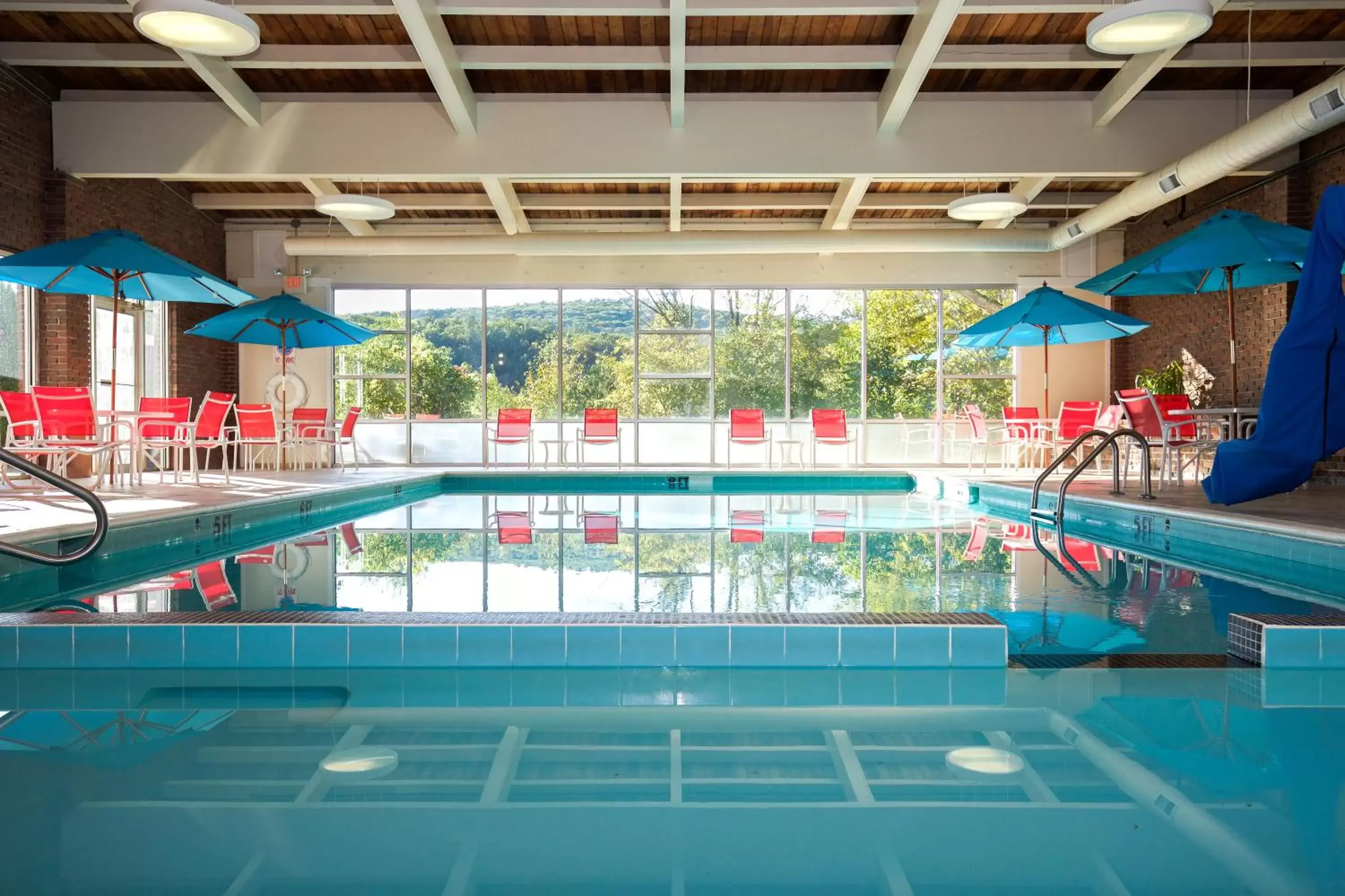 Swimming Pool in White River Inn & Suites