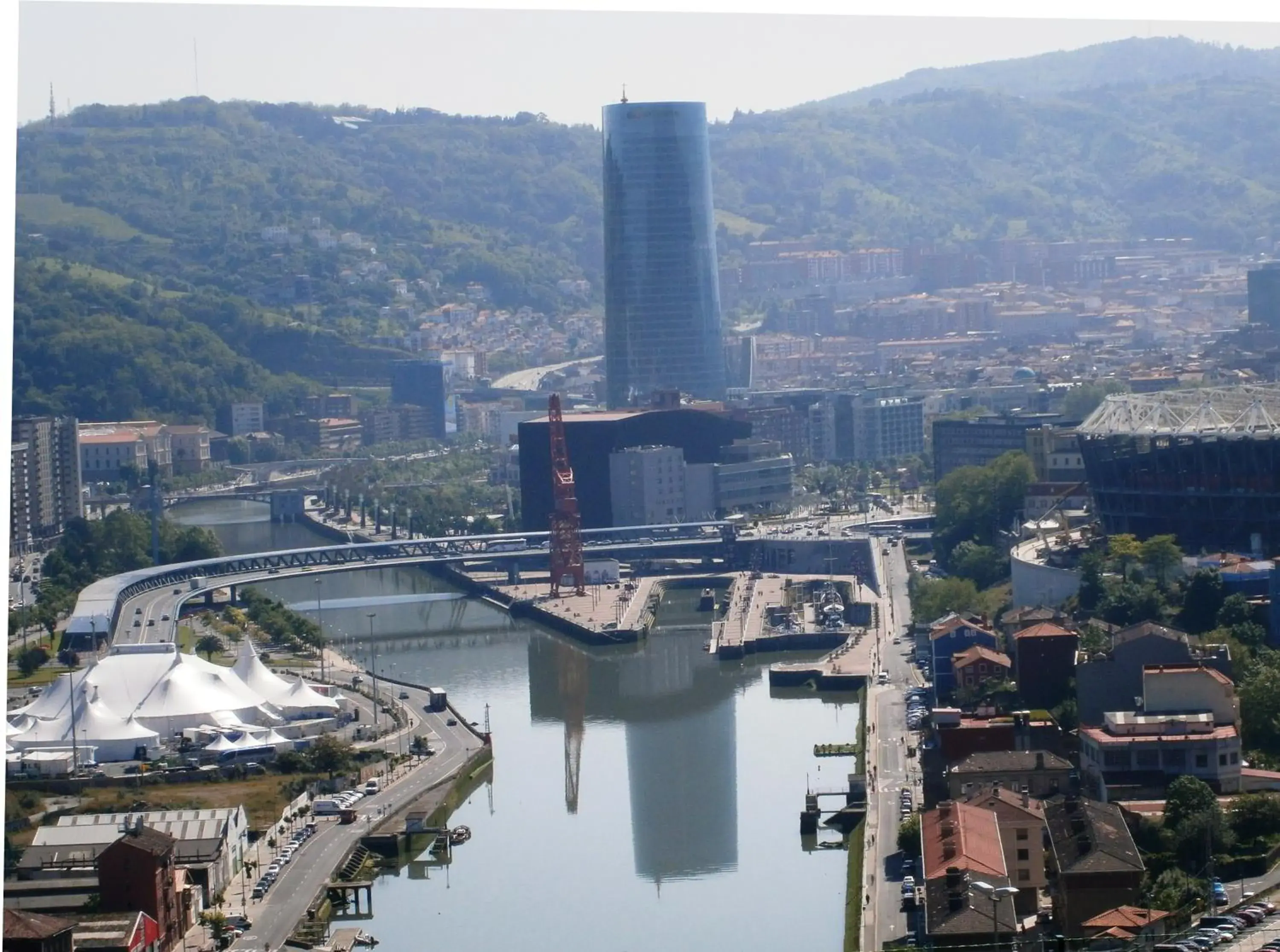 Day, Mountain View in Bilbao Hostel