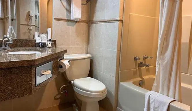 Bathroom in Hotel Araiza Hermosillo