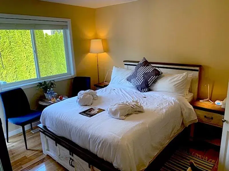 Bed in Salish B&B and Spa