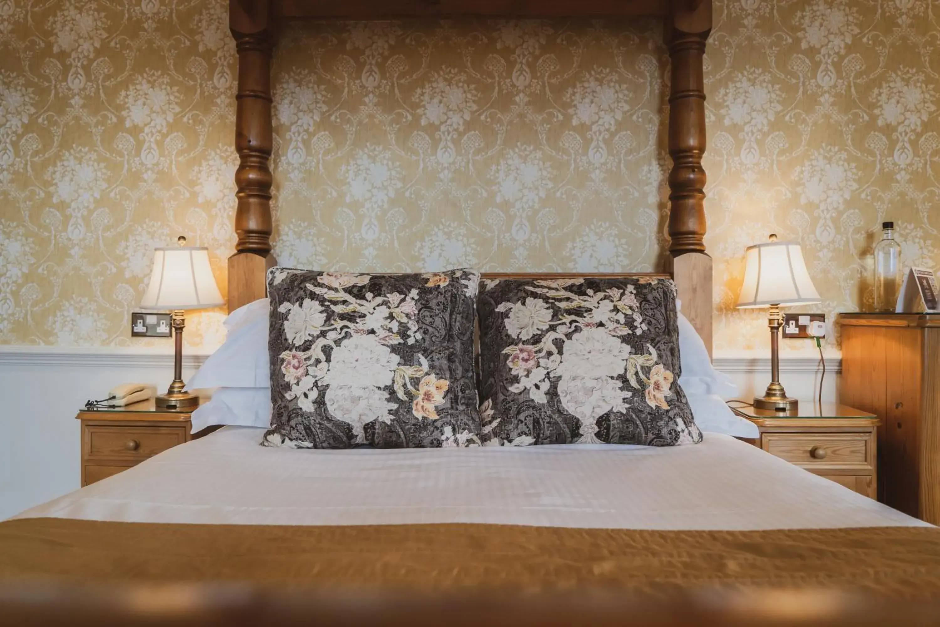 Bed in Merewood Country House Hotel and Restaurant