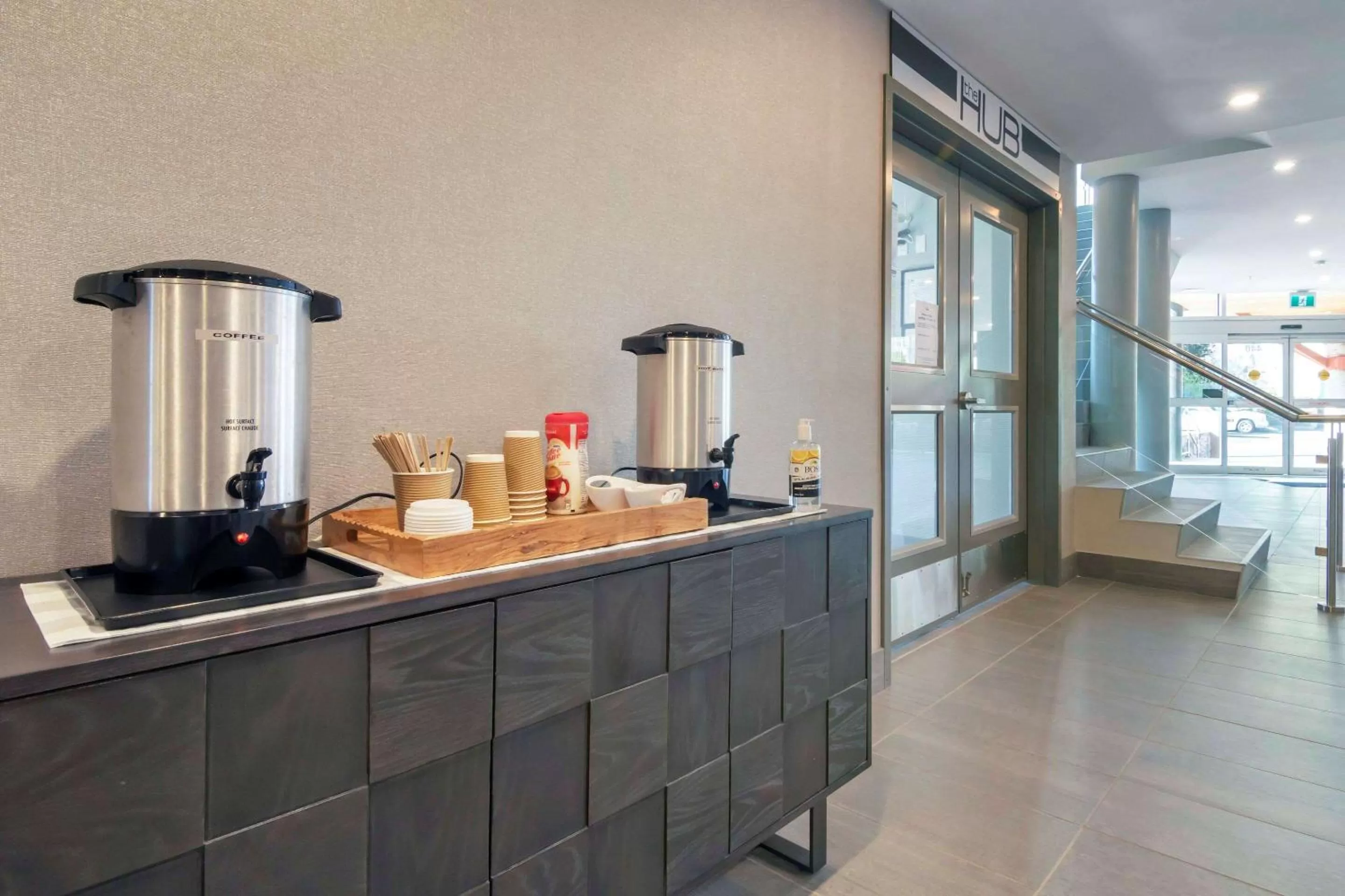 Restaurant/places to eat in Quality Inn