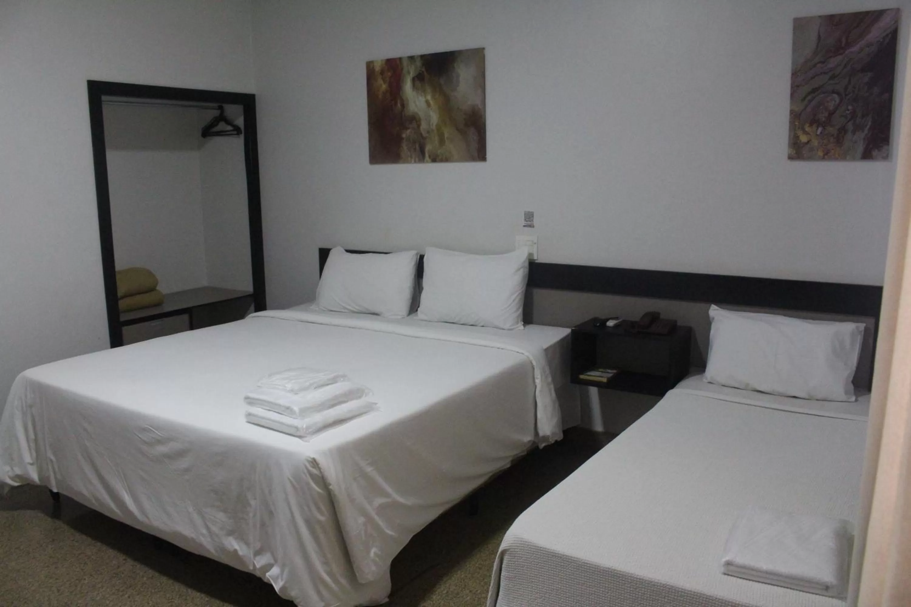 Photo of the whole room, Bed in Hotel Oscar Blue Montes Claros