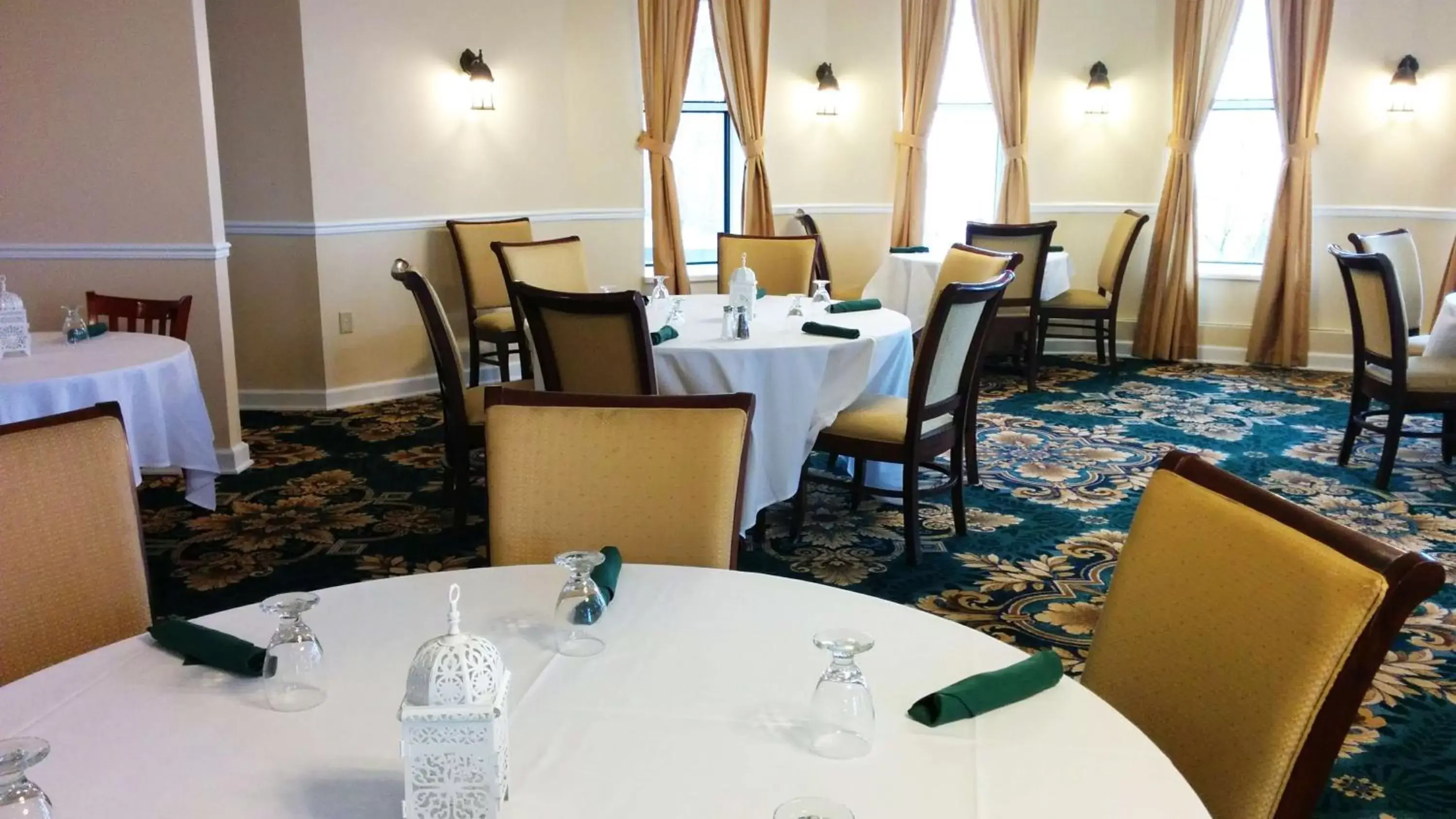 Restaurant/Places to Eat in BEST WESTERN The Hotel Chequamegon