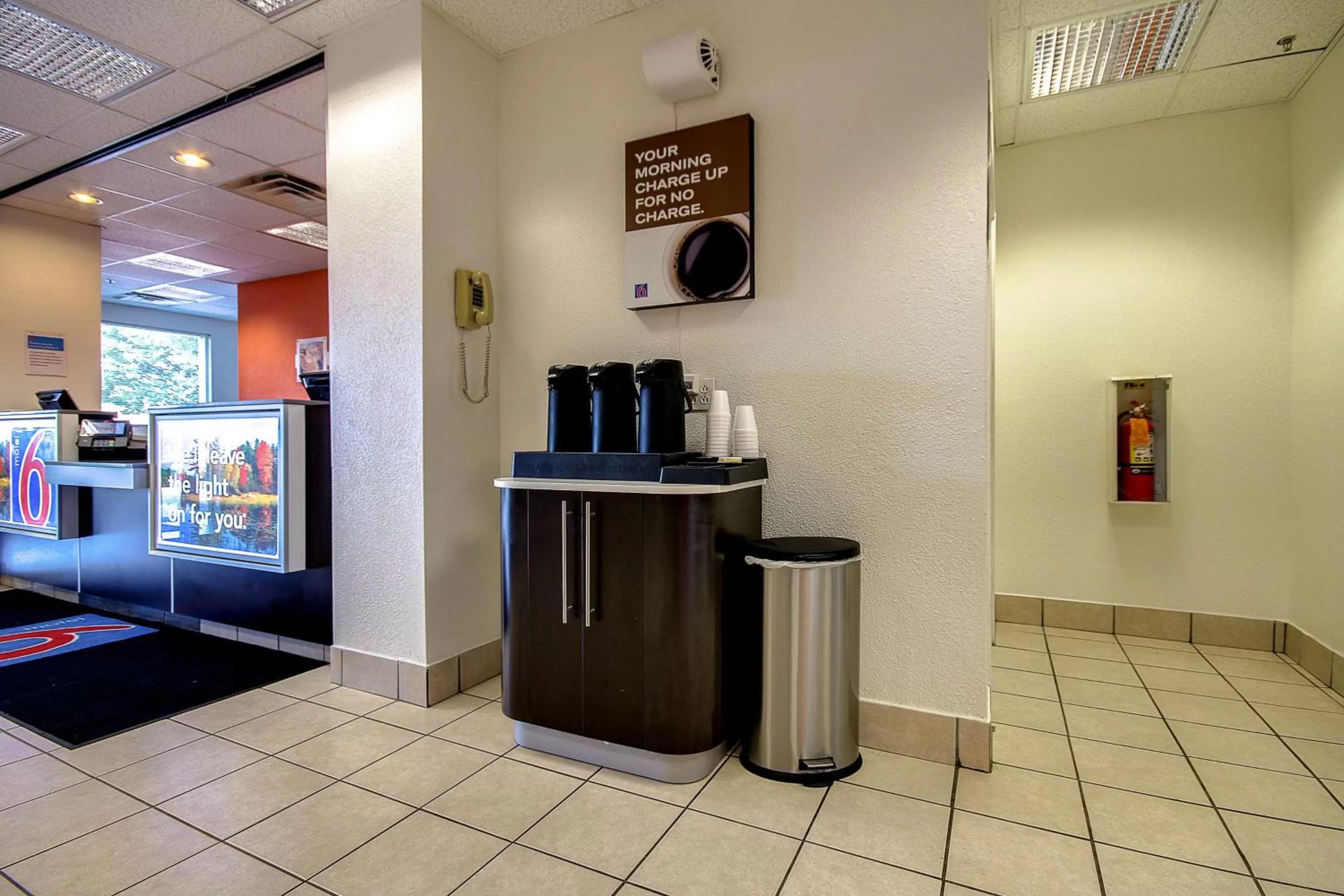 Facade/entrance in Motel 6 King Of Prussia PA