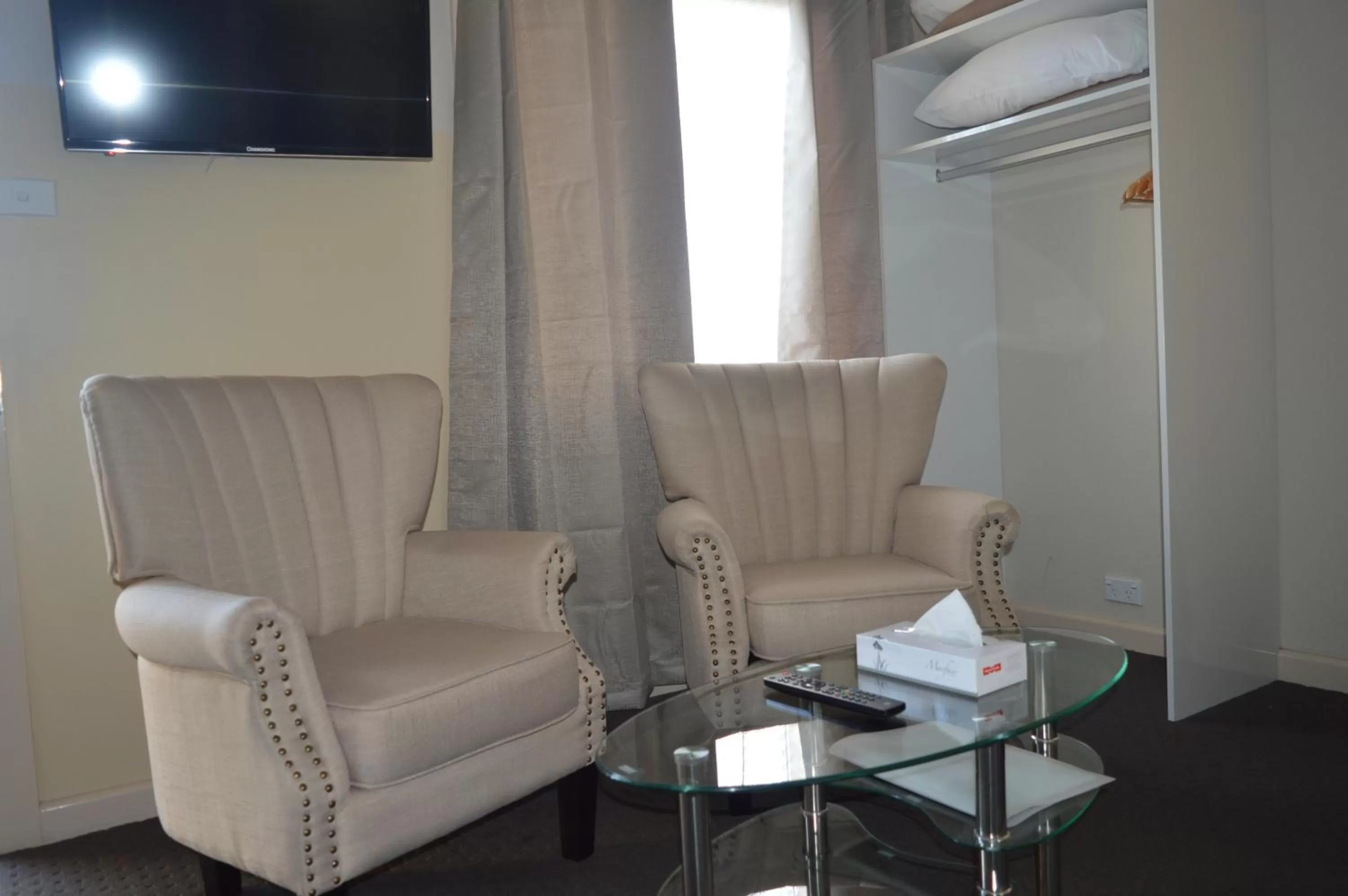 Seating area in Blue Lake Motel