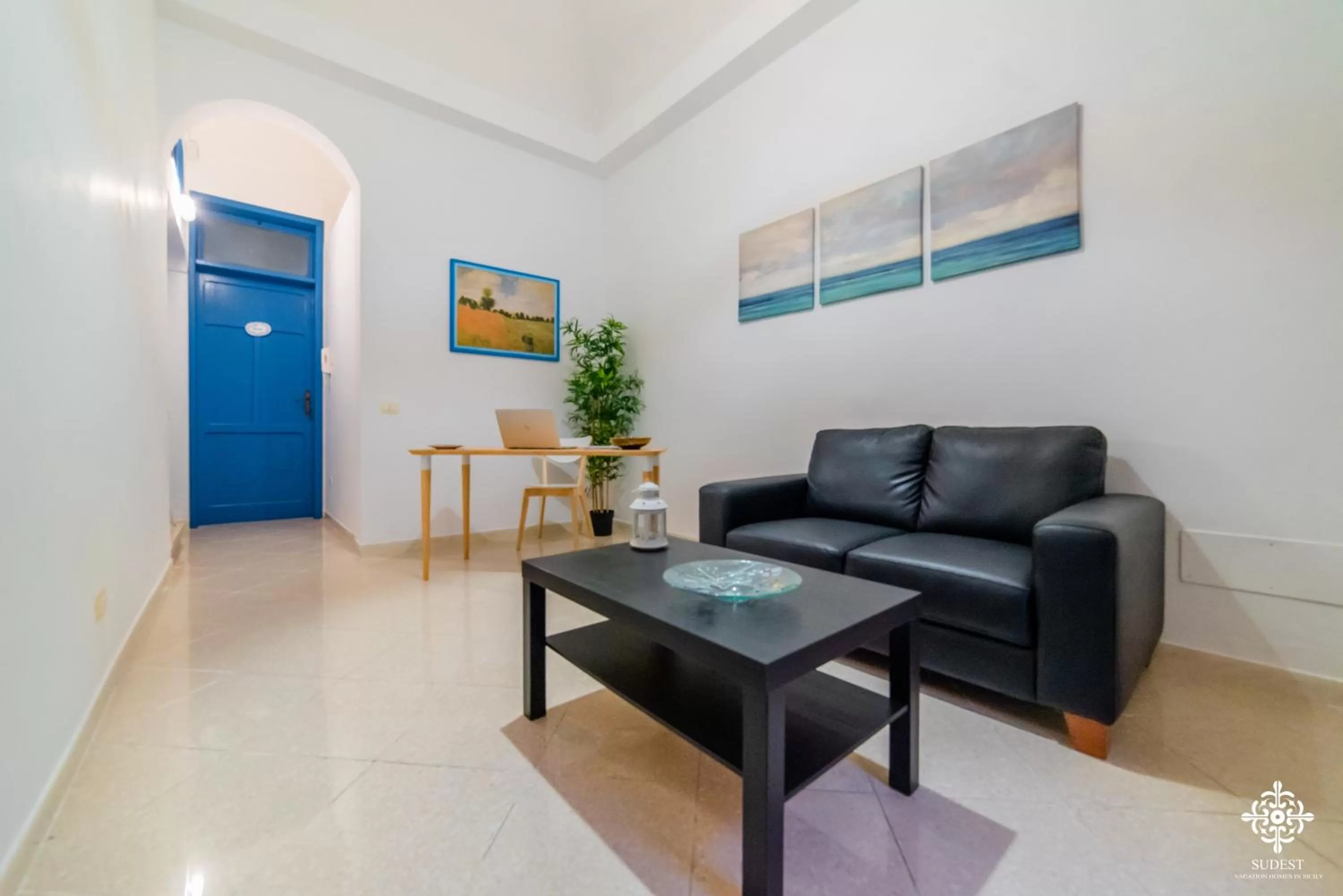 Seating area in LE 4 PERLE Apartments